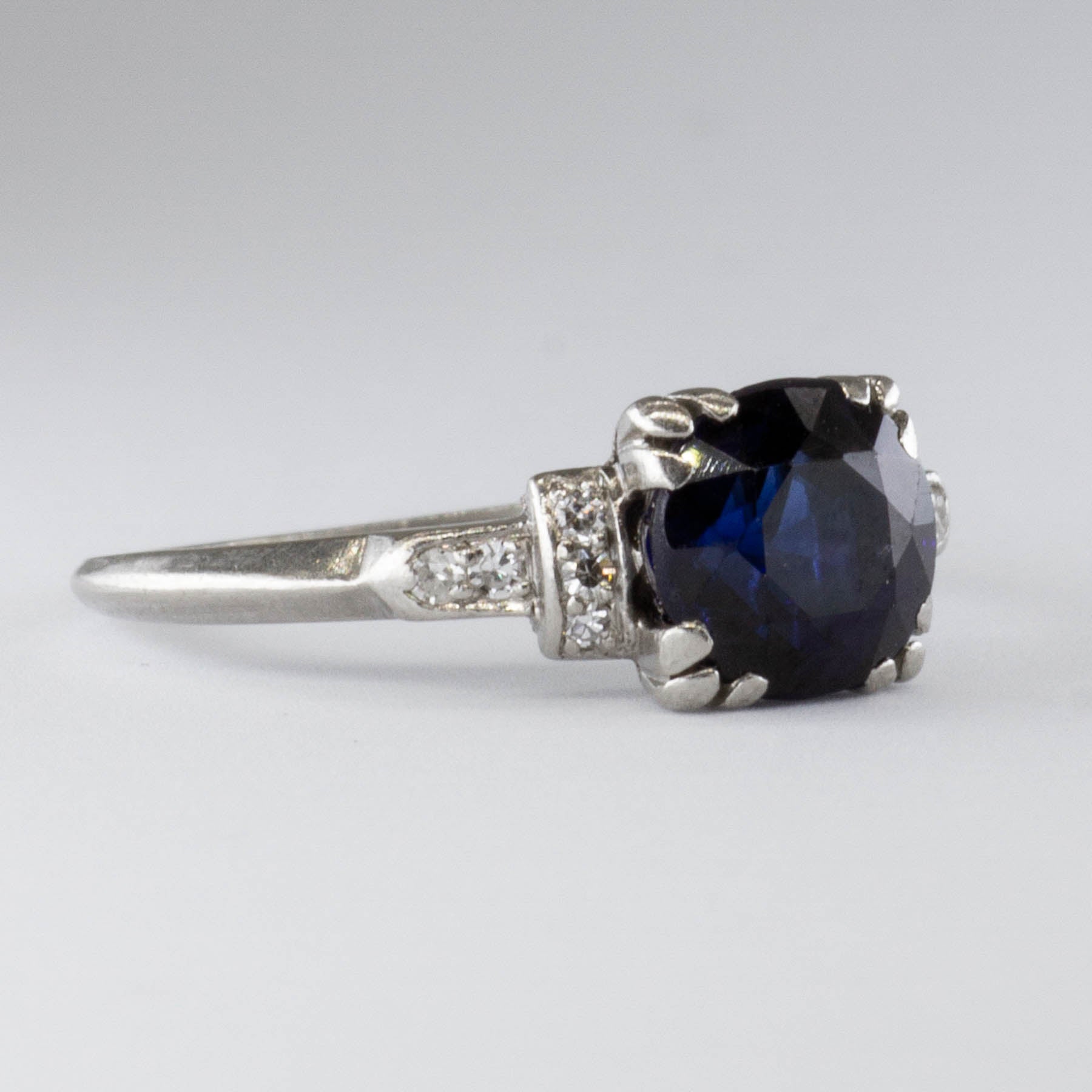 Bague Art Déco en platine et saphir synthétique | 1,70 ct | Taille 5,5 |
