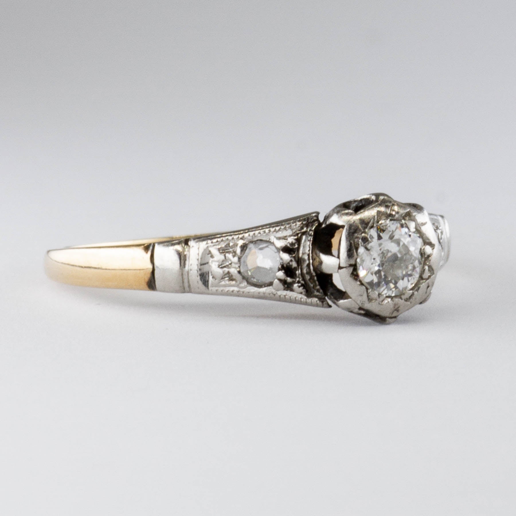 Bague Art Déco en or jaune 14 carats et platine sertie d'un diamant | 0,12 ct | Taille 4,5 |