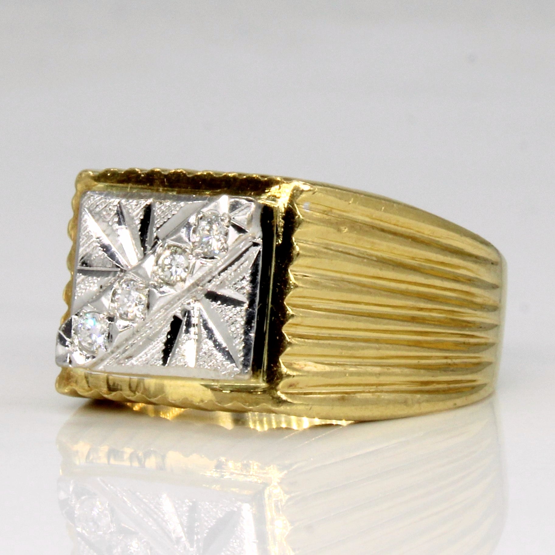 Bague sertie de diamants en diagonale | 0,10 ct | Taille 9 |