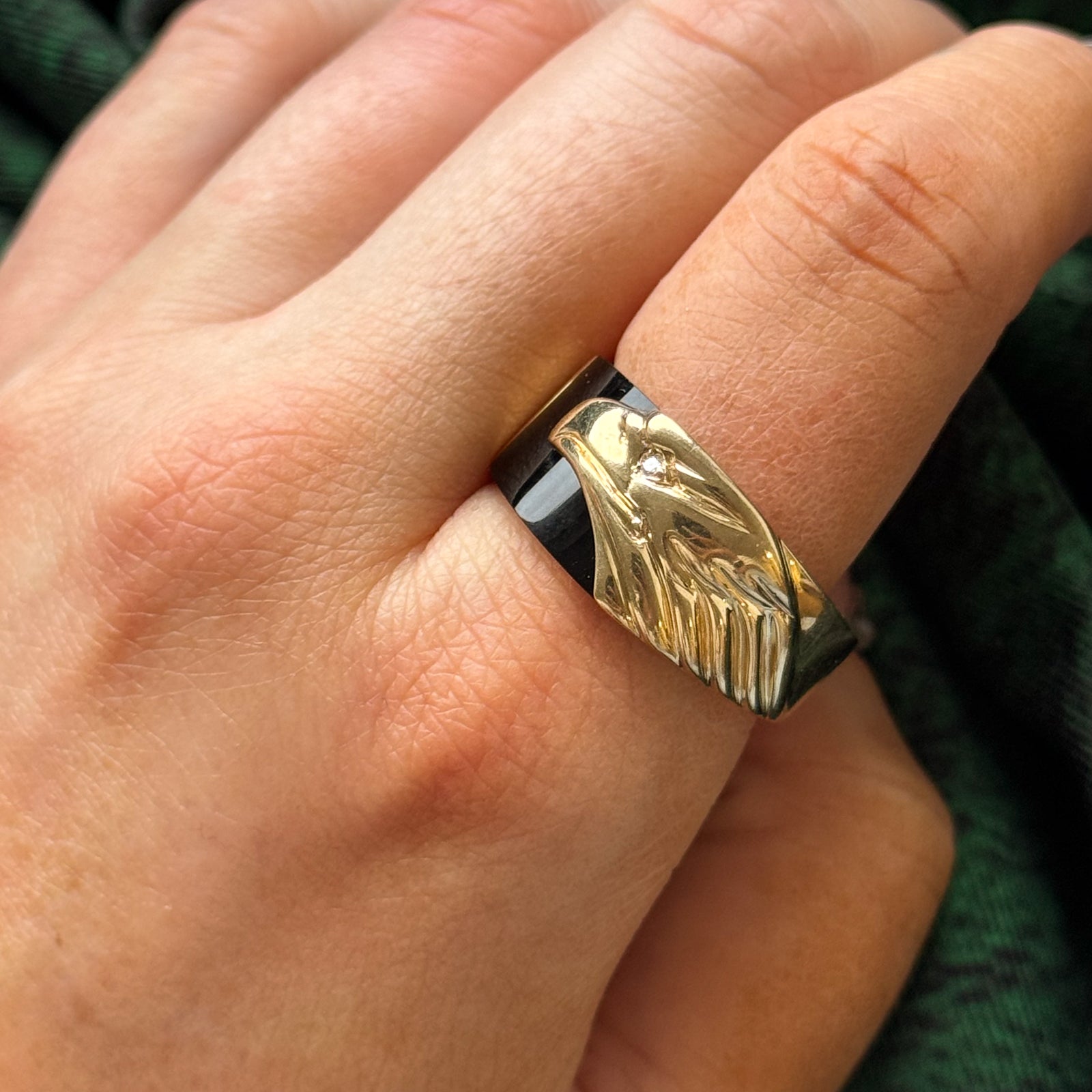 Bague Aigle en Onyx et Diamants | 1,50 ct, 0,01 ct | Taille 12 |