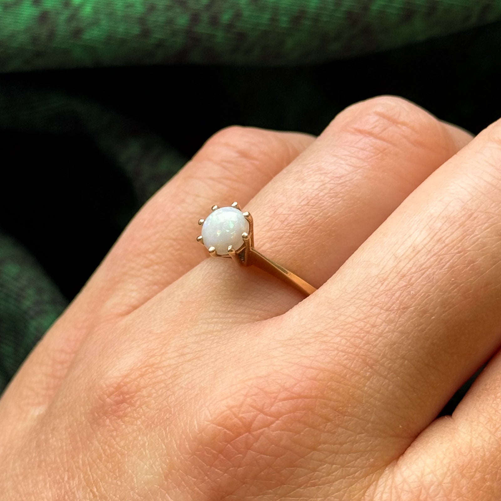 Bague en opale sertie haut | 0,38 ct | Taille 5,75 |