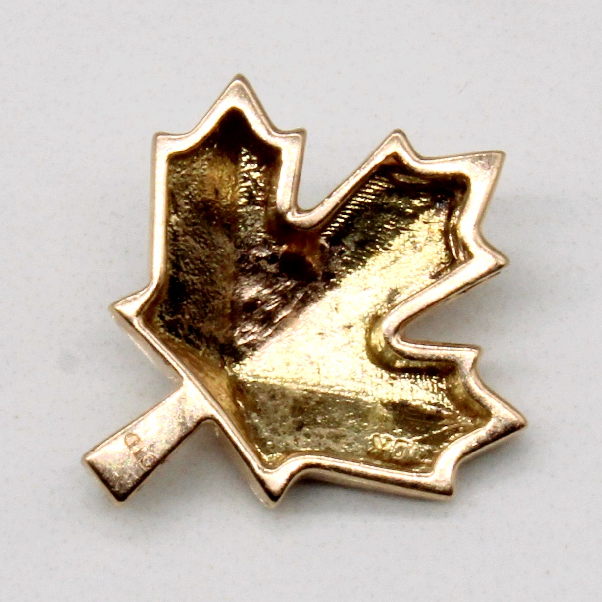 Pendentif feuille d'érable en diamant | 0,06 ct |