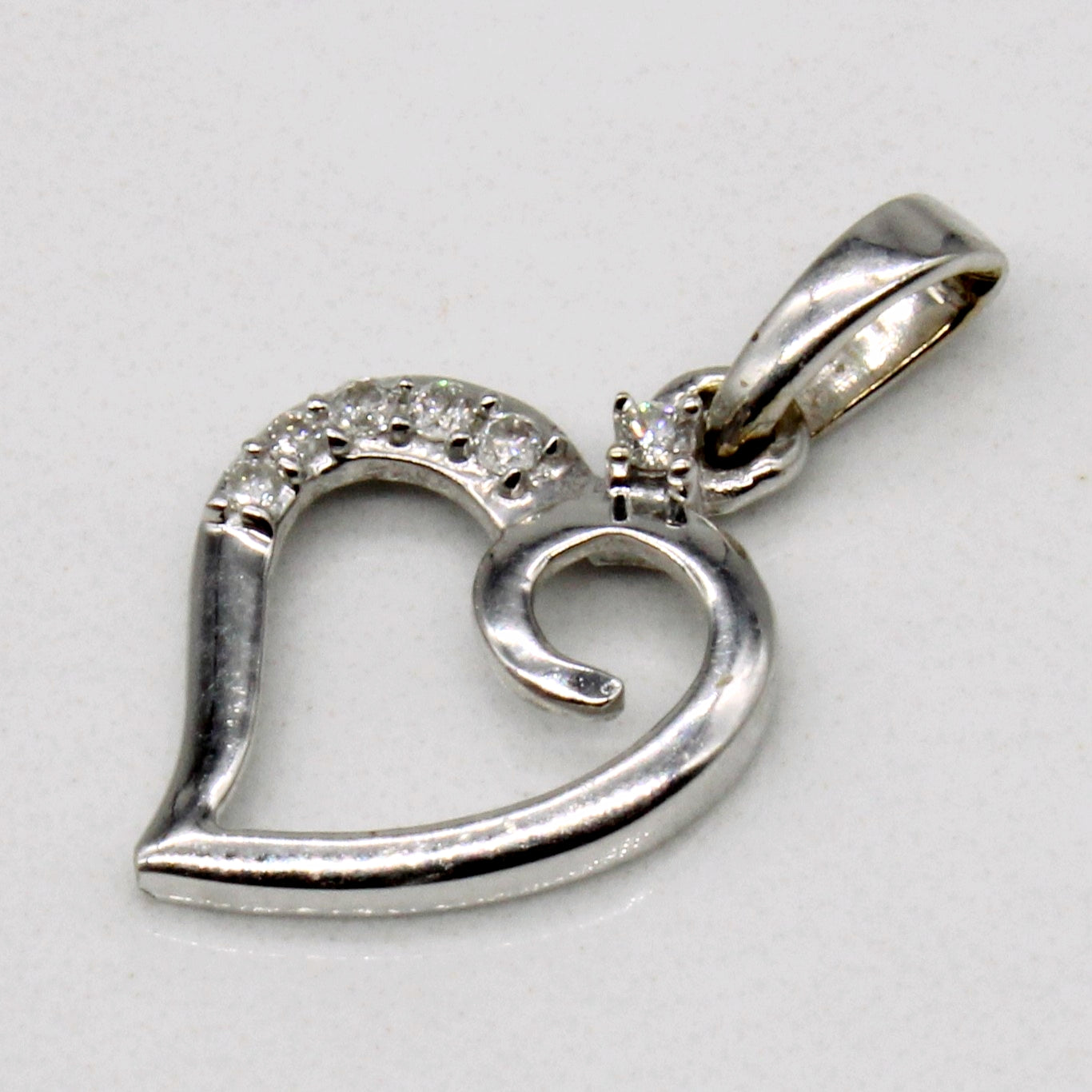 Diamond Heart Pendant | 0.04ctw |
