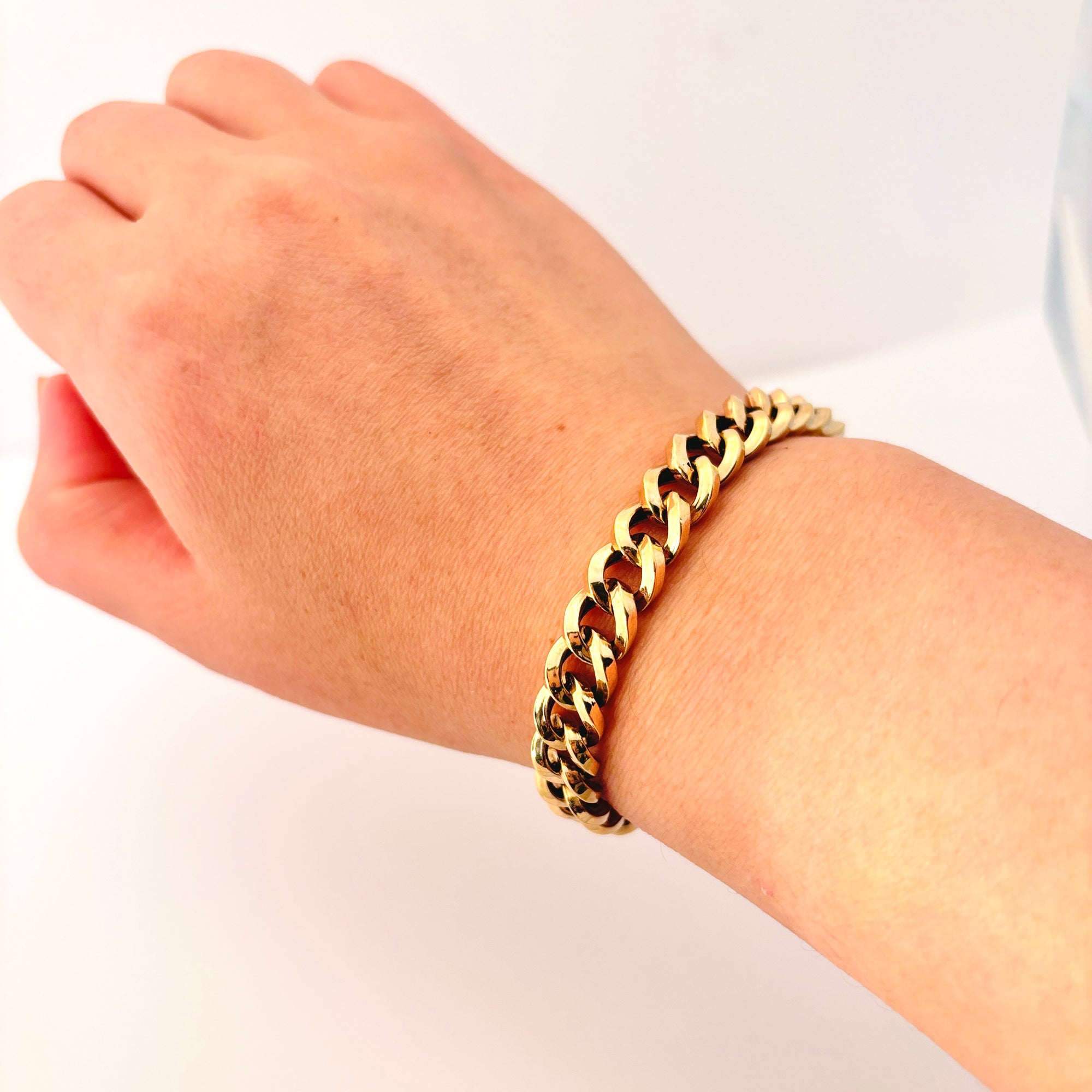 18k Yellow Gold Curb Chain Bracelet  | 7