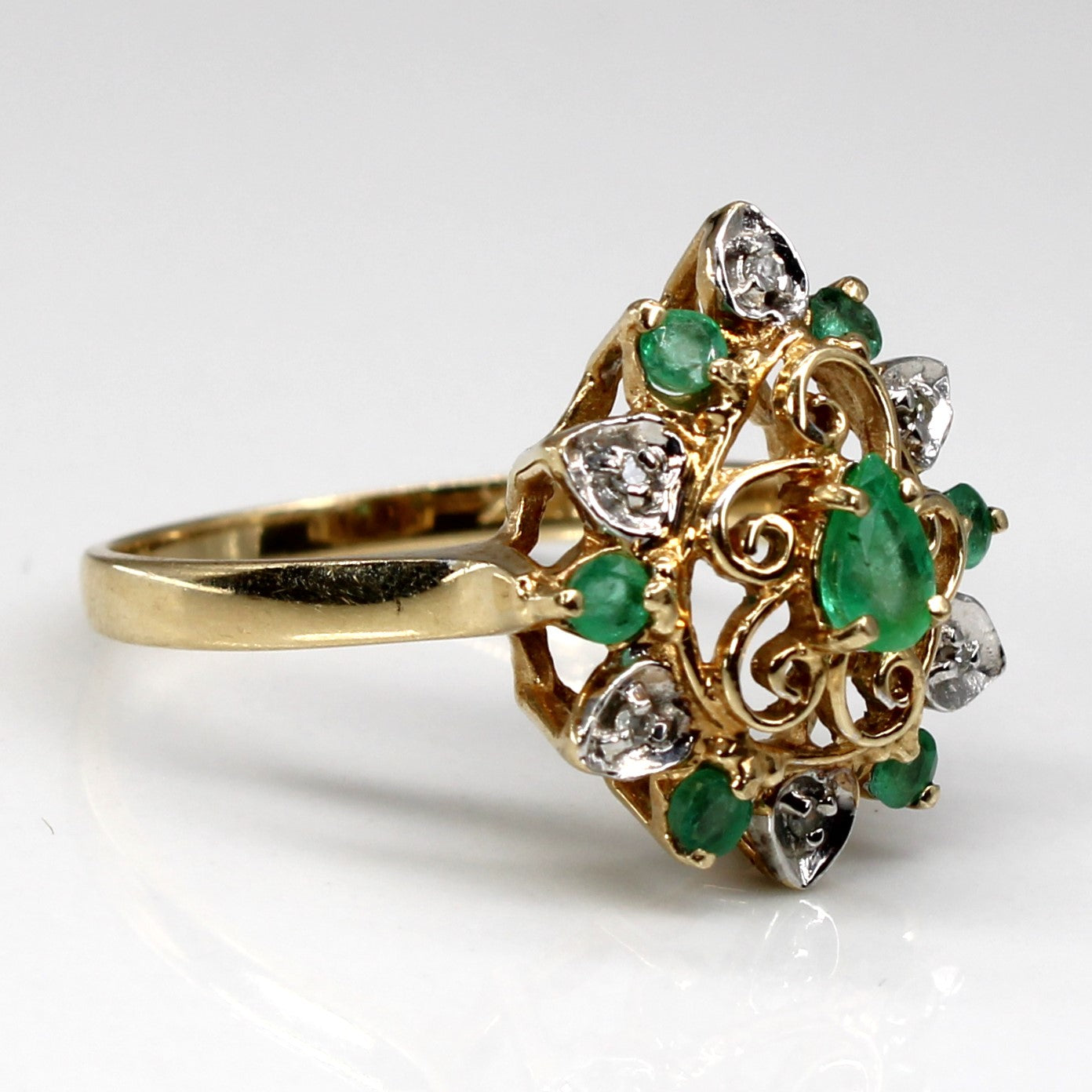 Emerald & Diamond Cocktail Ring | 0.28ctw | 0.012ctw | SZ 8 |