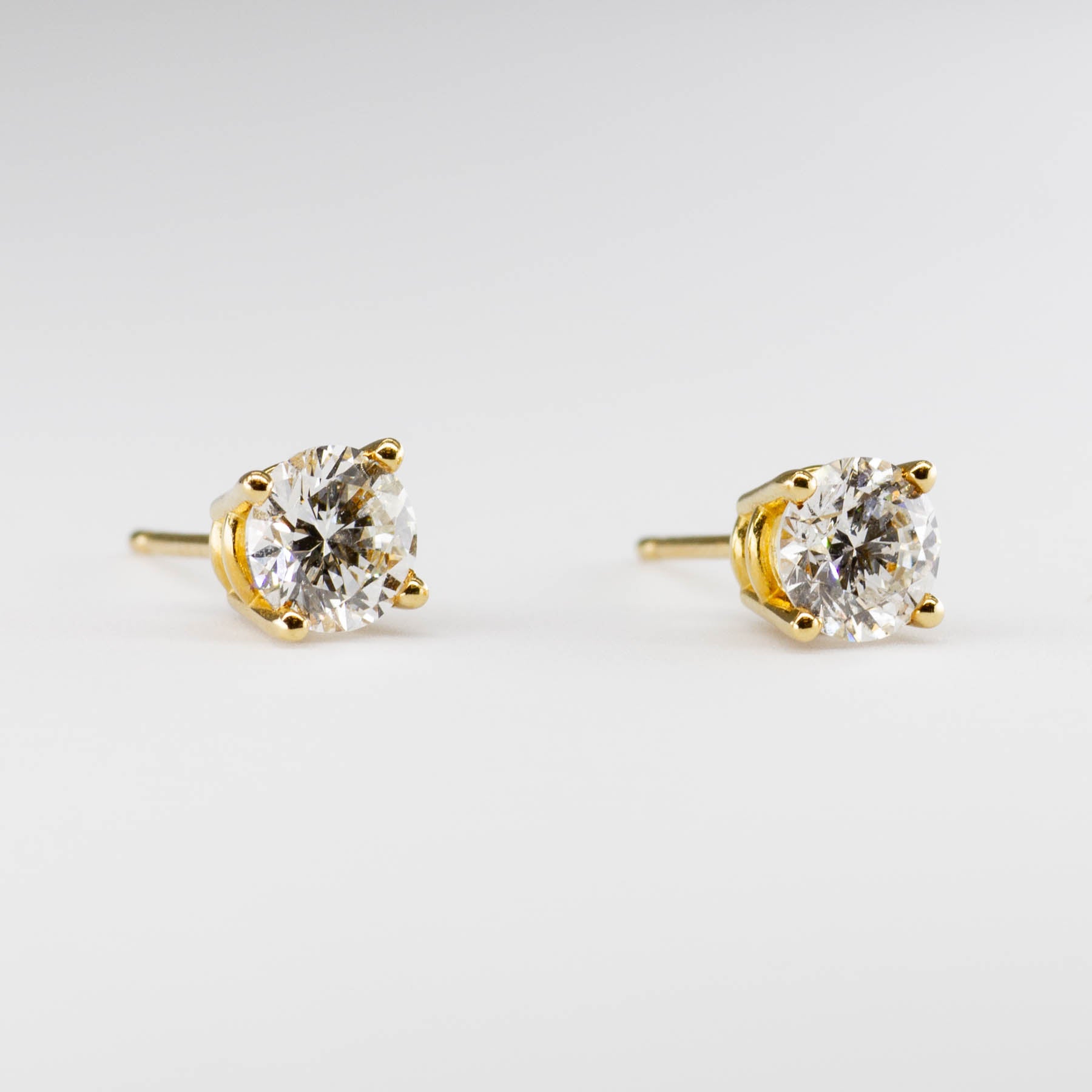 Puces d'oreilles en or jaune 18 carats serties de diamants | 1,14 ct au total