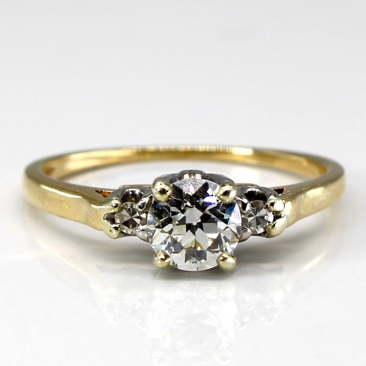 Bague vintage à trois diamants taille ancienne européenne | 0,66 ct VS1 H | Taille 7 |