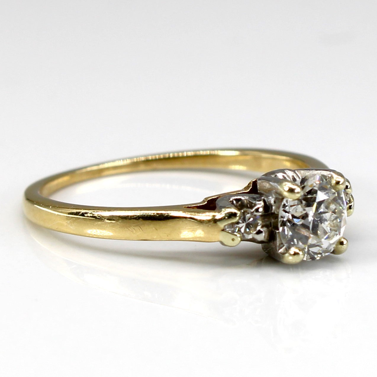 Bague vintage à trois diamants taille ancienne européenne | 0,66 ct VS1 H | Taille 7 |