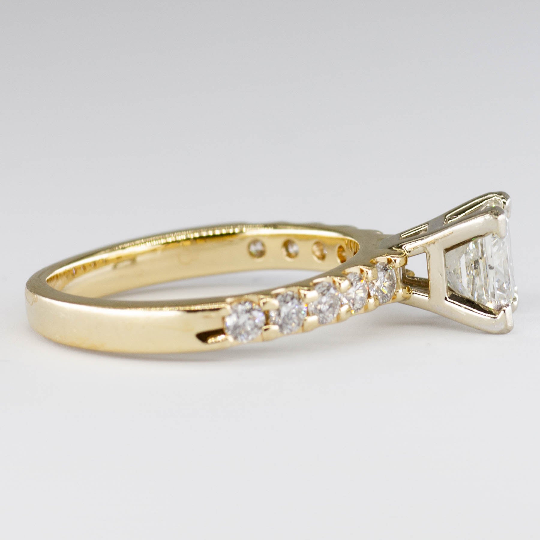 Bague de fiançailles solitaire en or 14 carats avec diamant taille princesse et accents | 1,49 ct | Taille 5,75 |