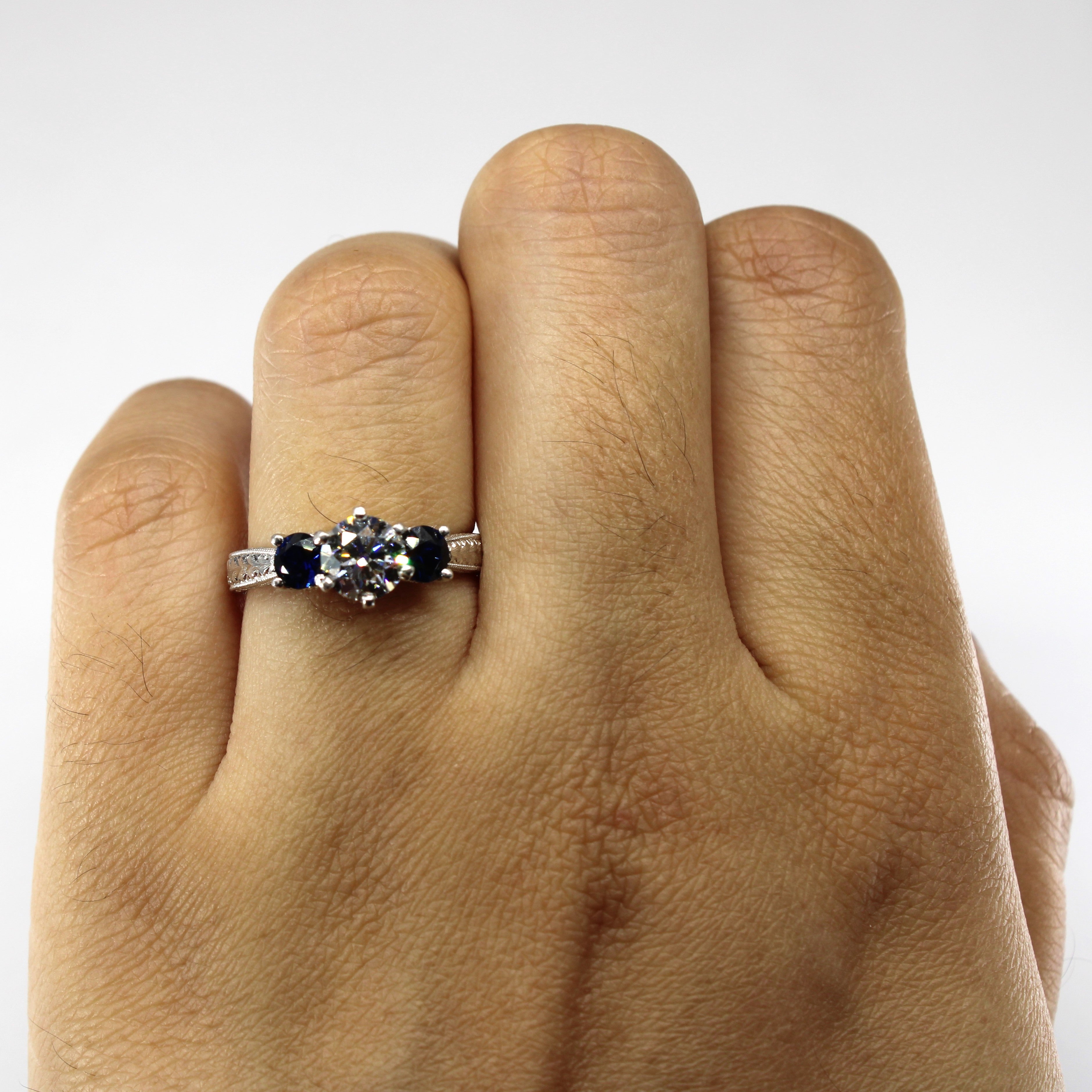 Bague de fiançailles trois pierres diamant et saphir | 0,77 ct VS2 H | 0,70 ct | Taille 5,75 |
