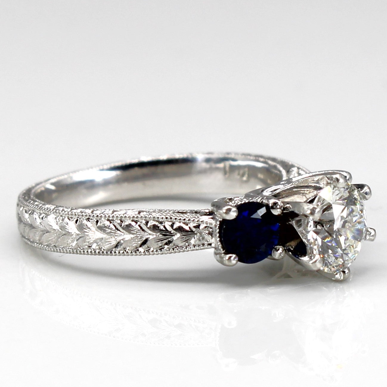 Bague de fiançailles trois pierres diamant et saphir | 0,77 ct VS2 H | 0,70 ct | Taille 5,75 |