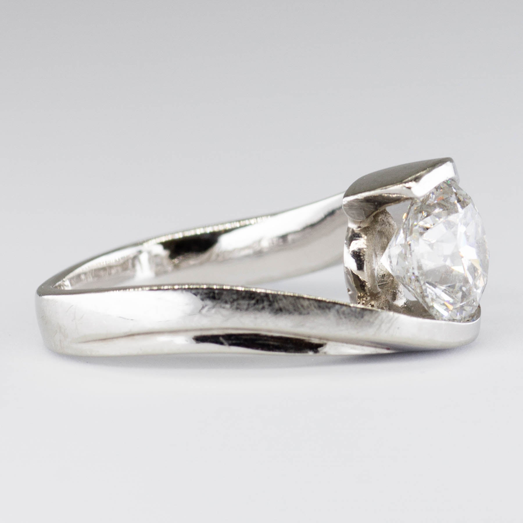 19k GIA Certified Diamond Bypass Solitaire | 2.00 ct | SZ 5.5