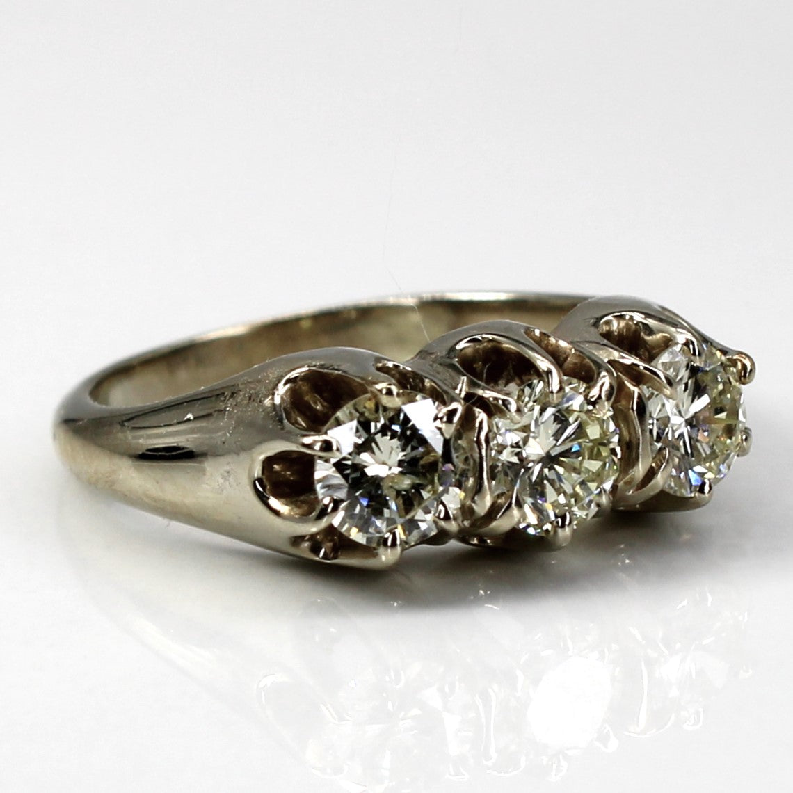 Bague vintage trois diamants | 0,87 ct | Taille 4,75 |