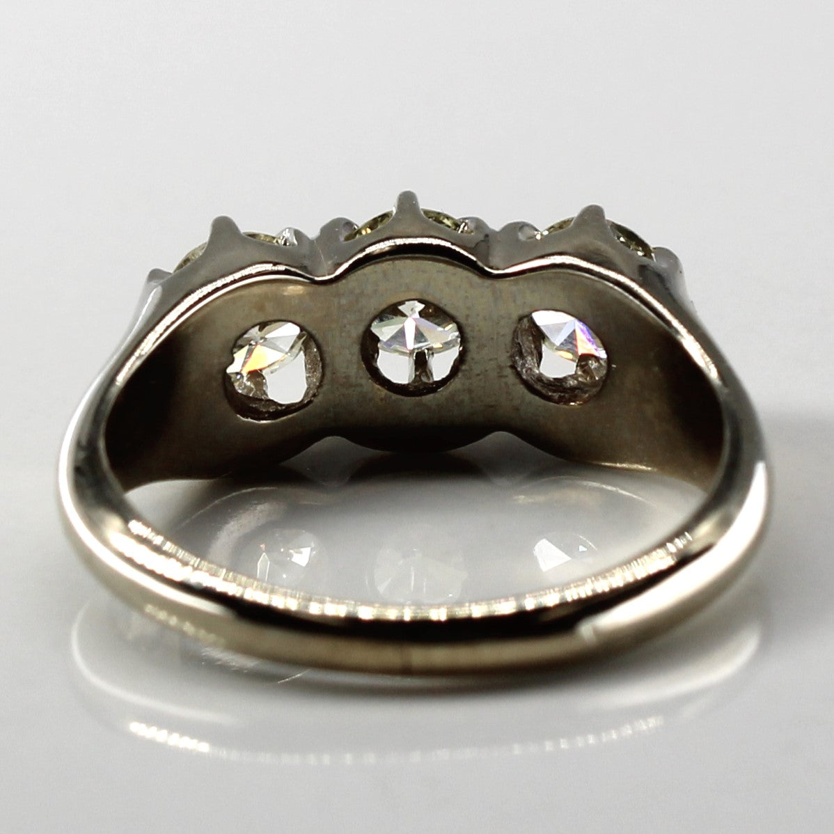 Bague vintage trois diamants | 0,87 ct | Taille 4,75 |