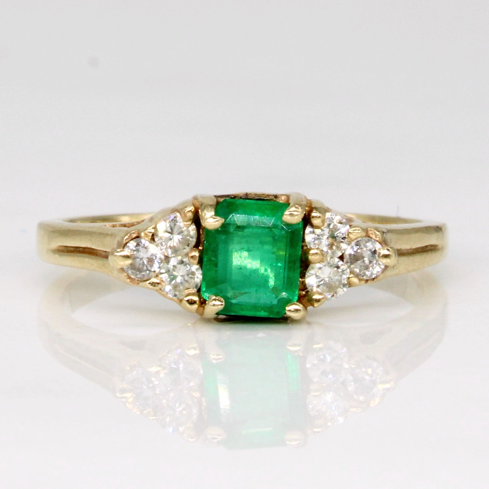 Emerald & Diamond Ring | 0.32ct, 0.15ctw | SZ 5 |