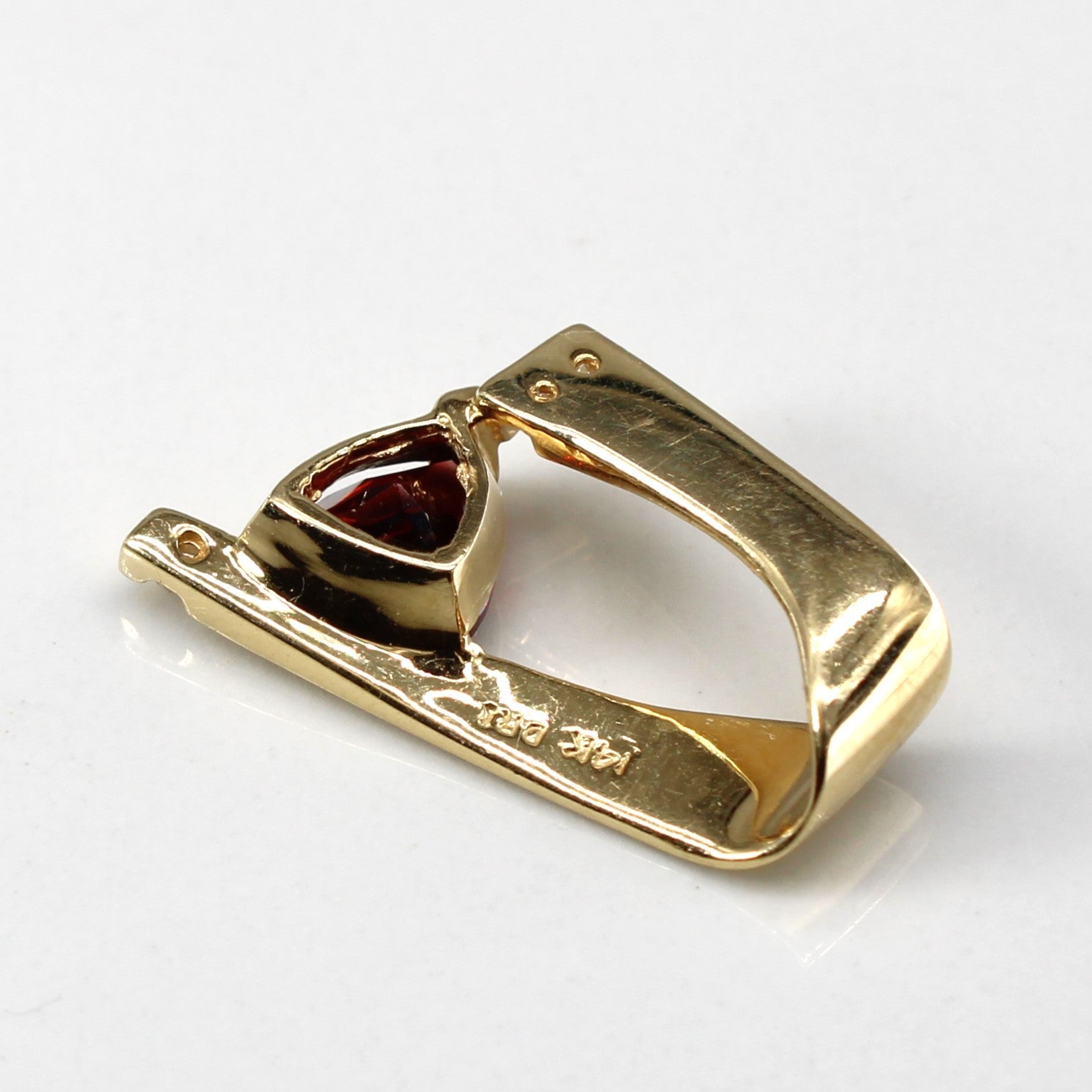 Pendentif en grenat et diamants | 1,25 ct | 0,06 ct au total |