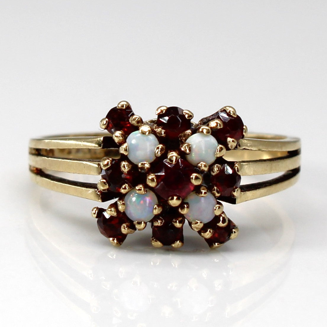 Bague sertie de grenats et d'opales | 0,50 ct | Taille 7 |