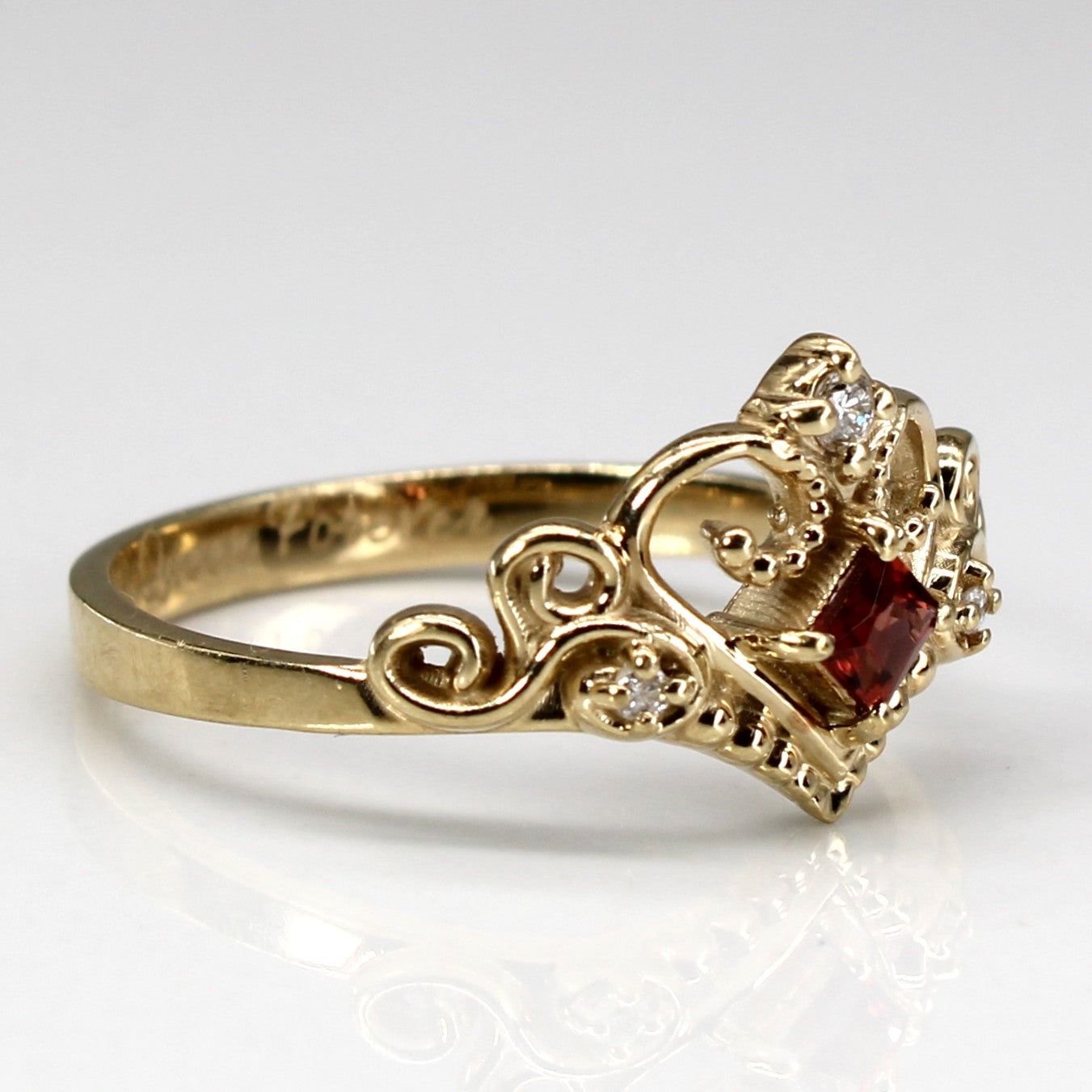 Crown Design Garnet & Diamond Ring | 0.18ct | 0.04ctw | SZ 10 |