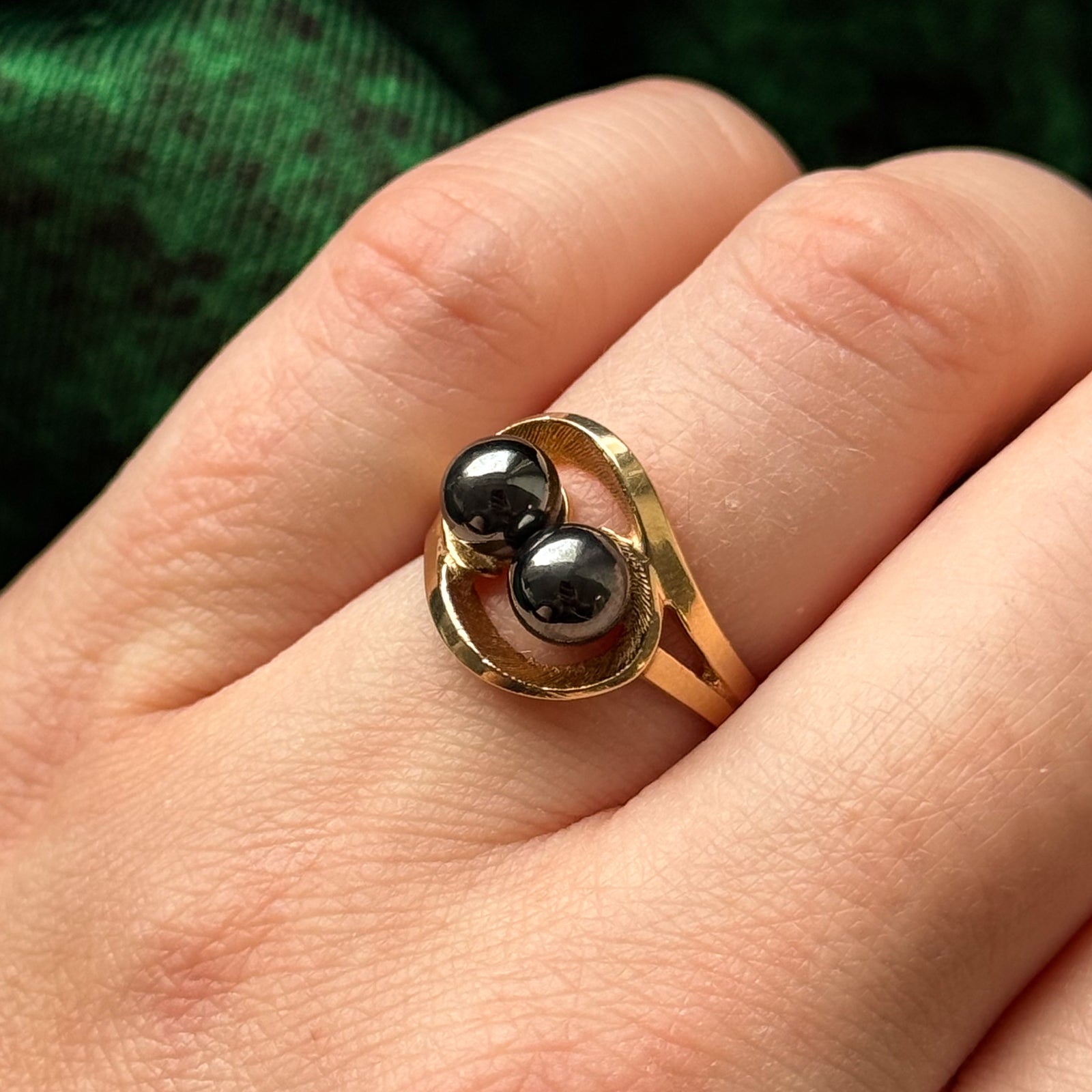 Hematite Double Sphere Ring | 5.00ctw | SZ 6.25 |