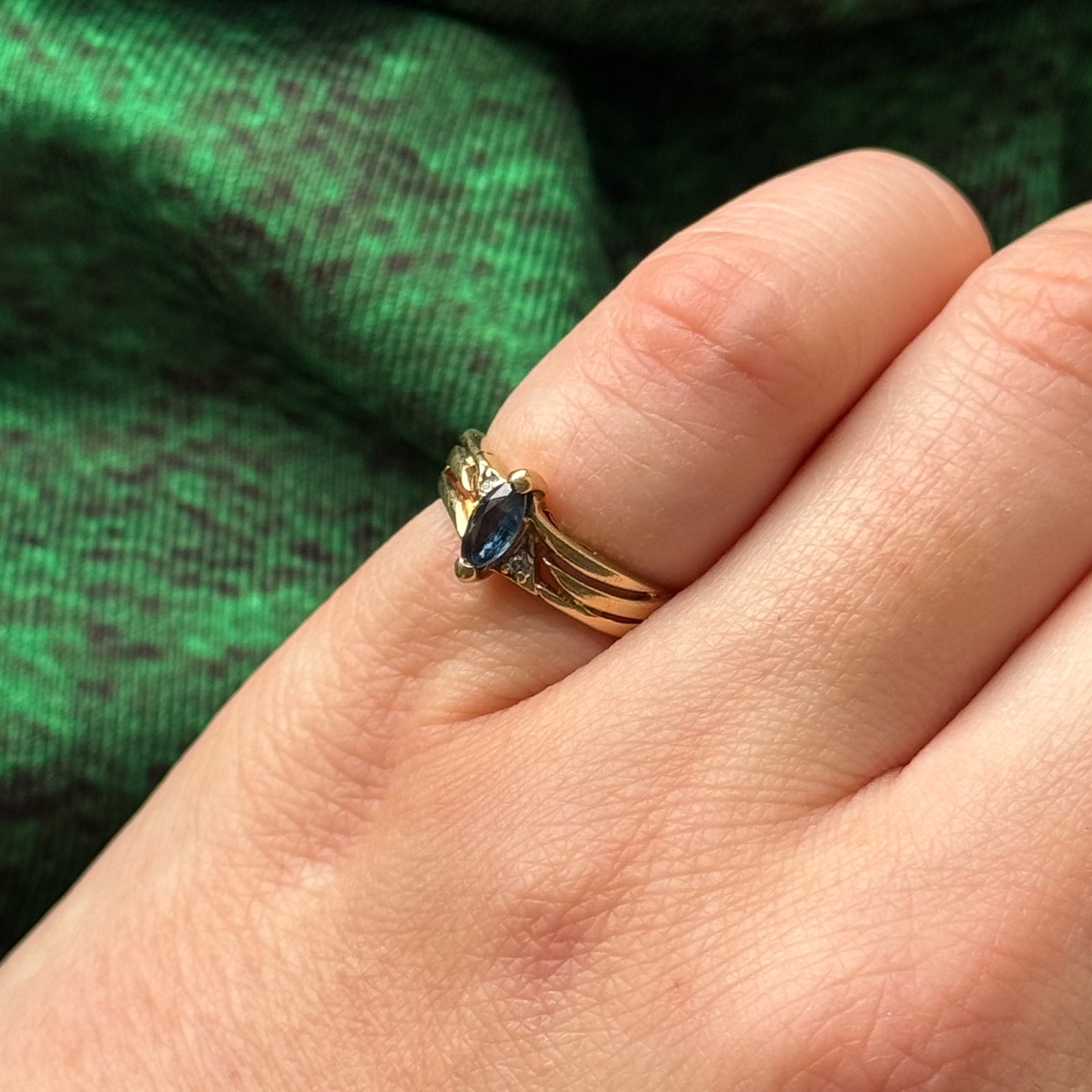 Blue Sapphire & Diamond Ring | 0.22ct, 0.02ctw | SZ 3.25 |