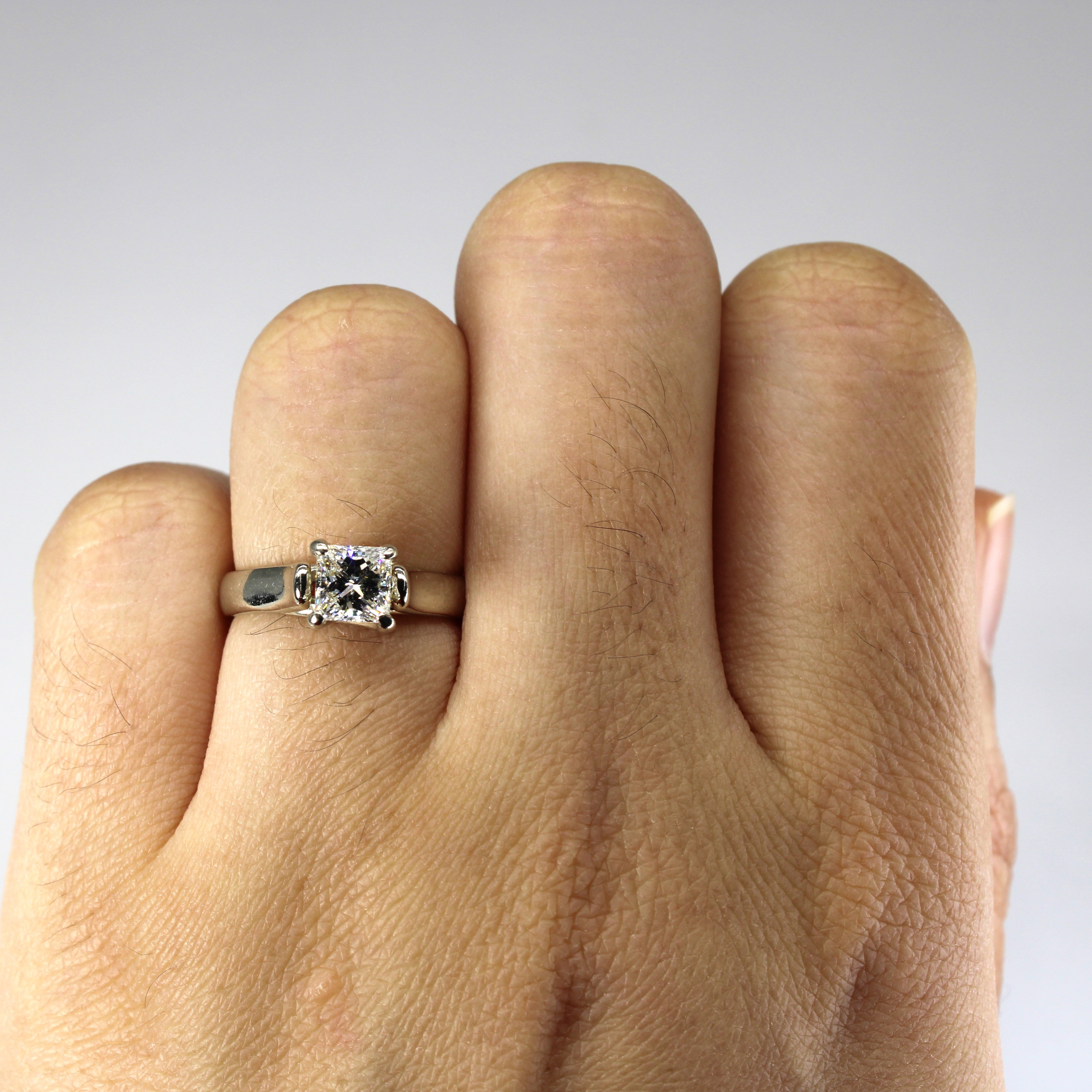 Bague de fiançailles en diamant princesse | 0,73 ct | Taille 5 |