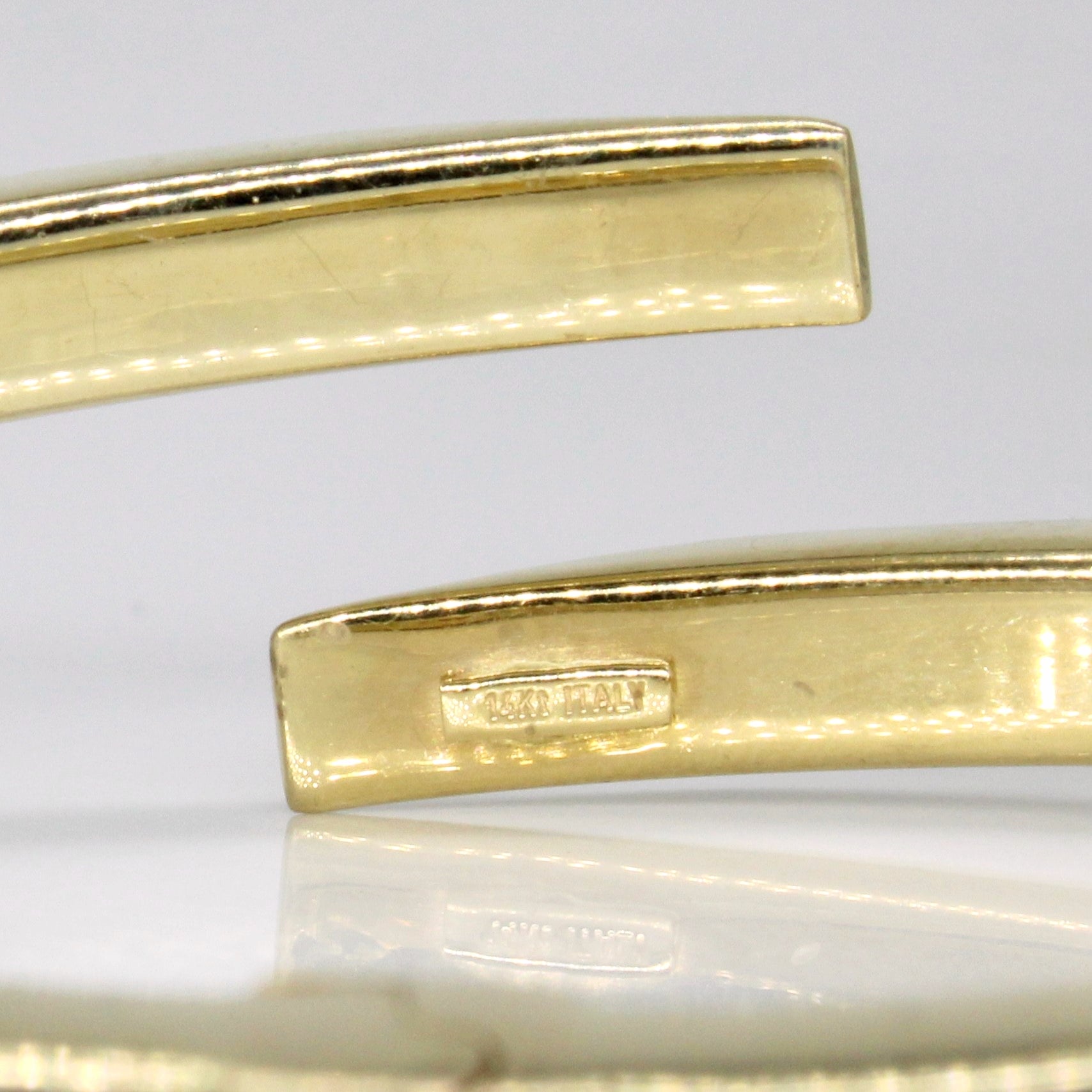 14k Yellow Gold Bangle | 7" |