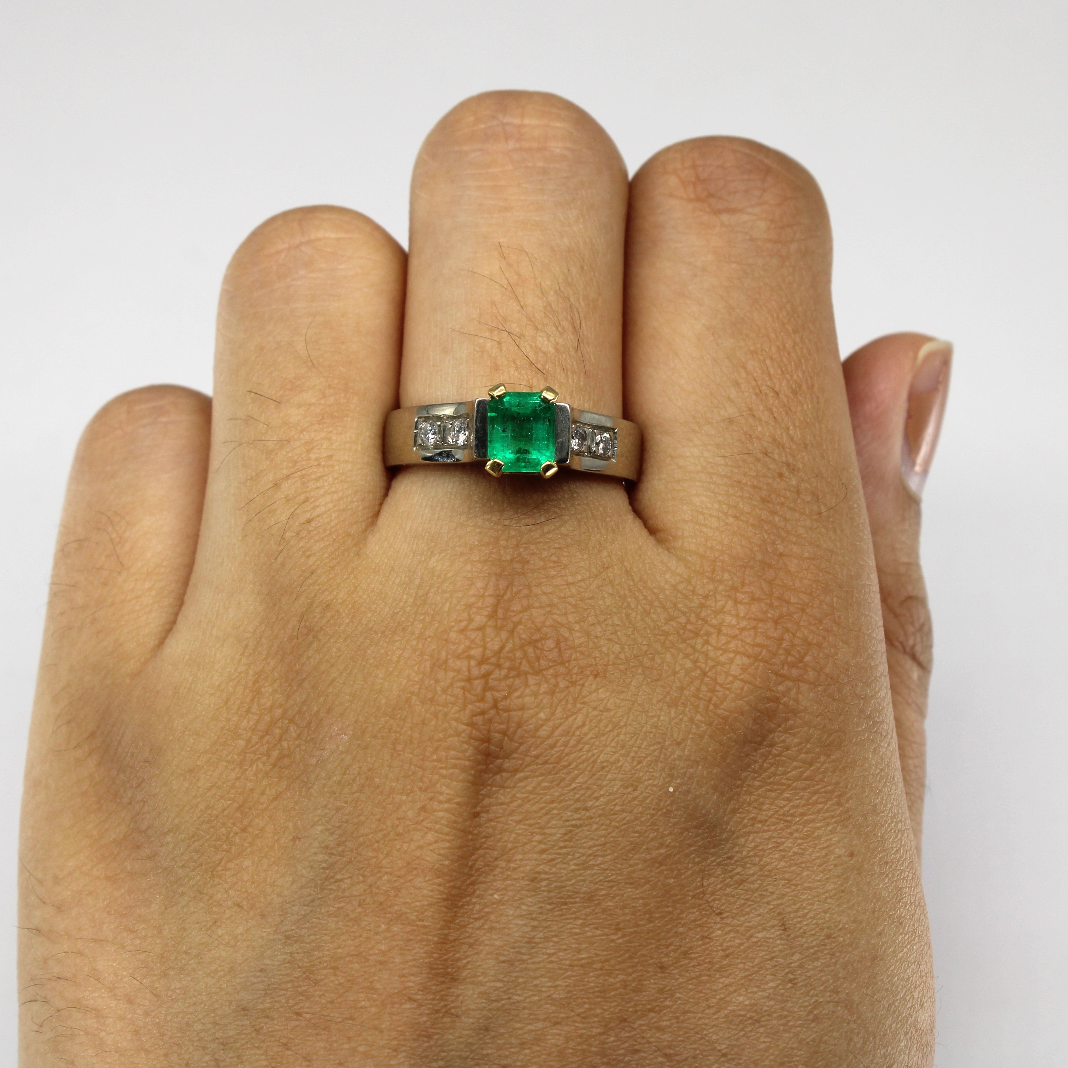 Emerald & Diamond Ring | 0.75ct | 0.12ctw | SZ 8 |