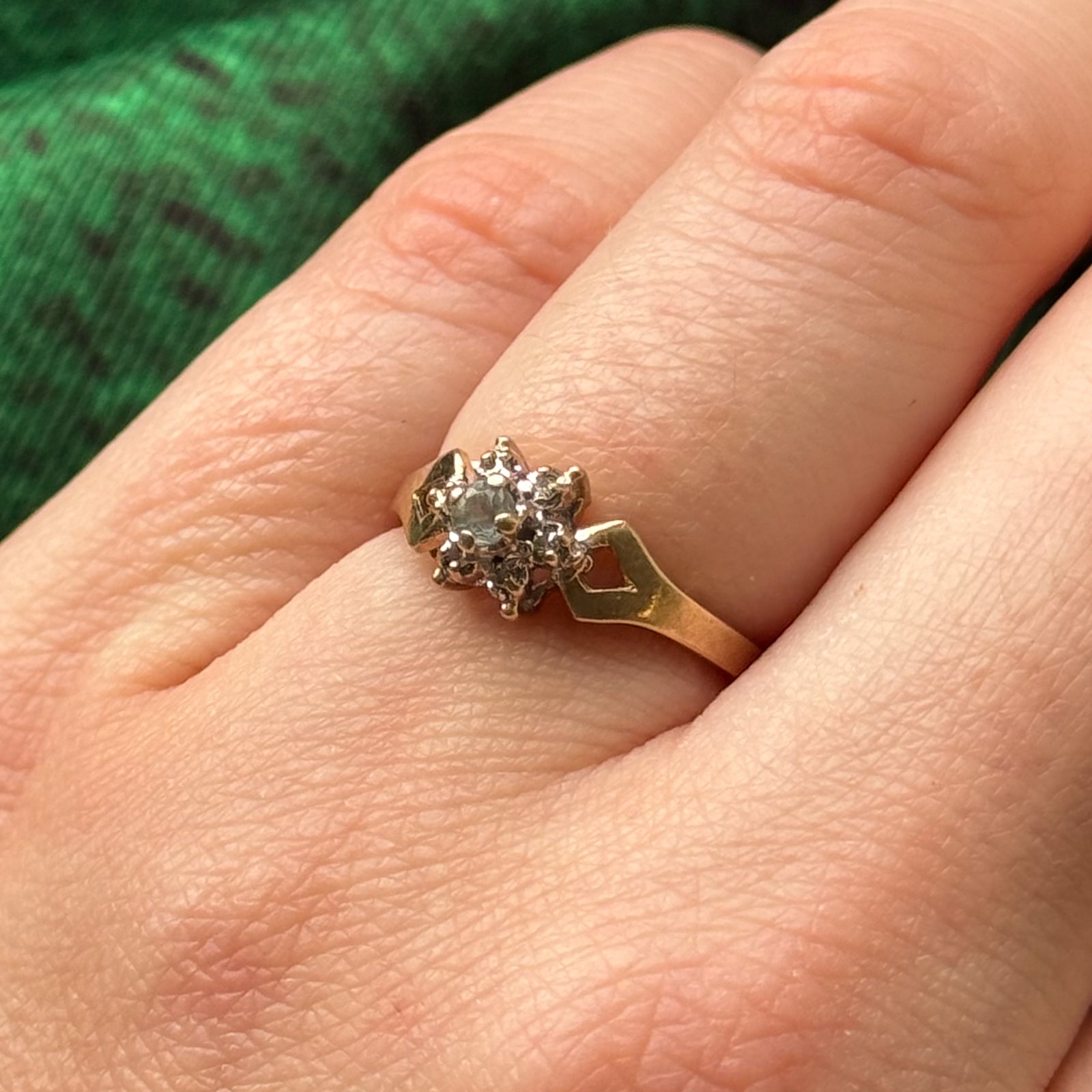 Aquamarine & Diamond Flower Ring | 0.06ct, 0.03ctw | SZ 4.75 |