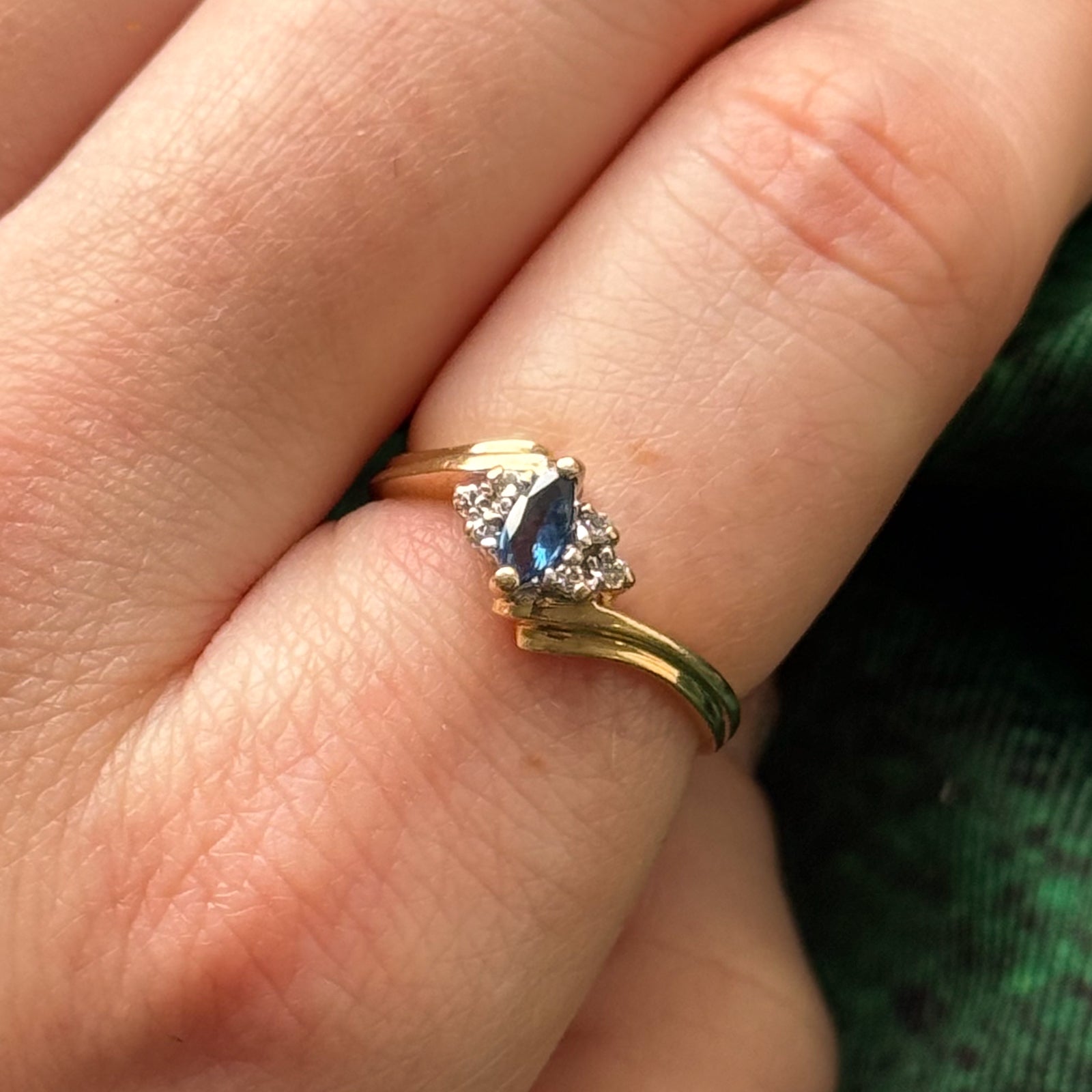 Blue Sapphire & Diamond Ring | 0.12ct, 0.05ctw | SZ 6.75 |