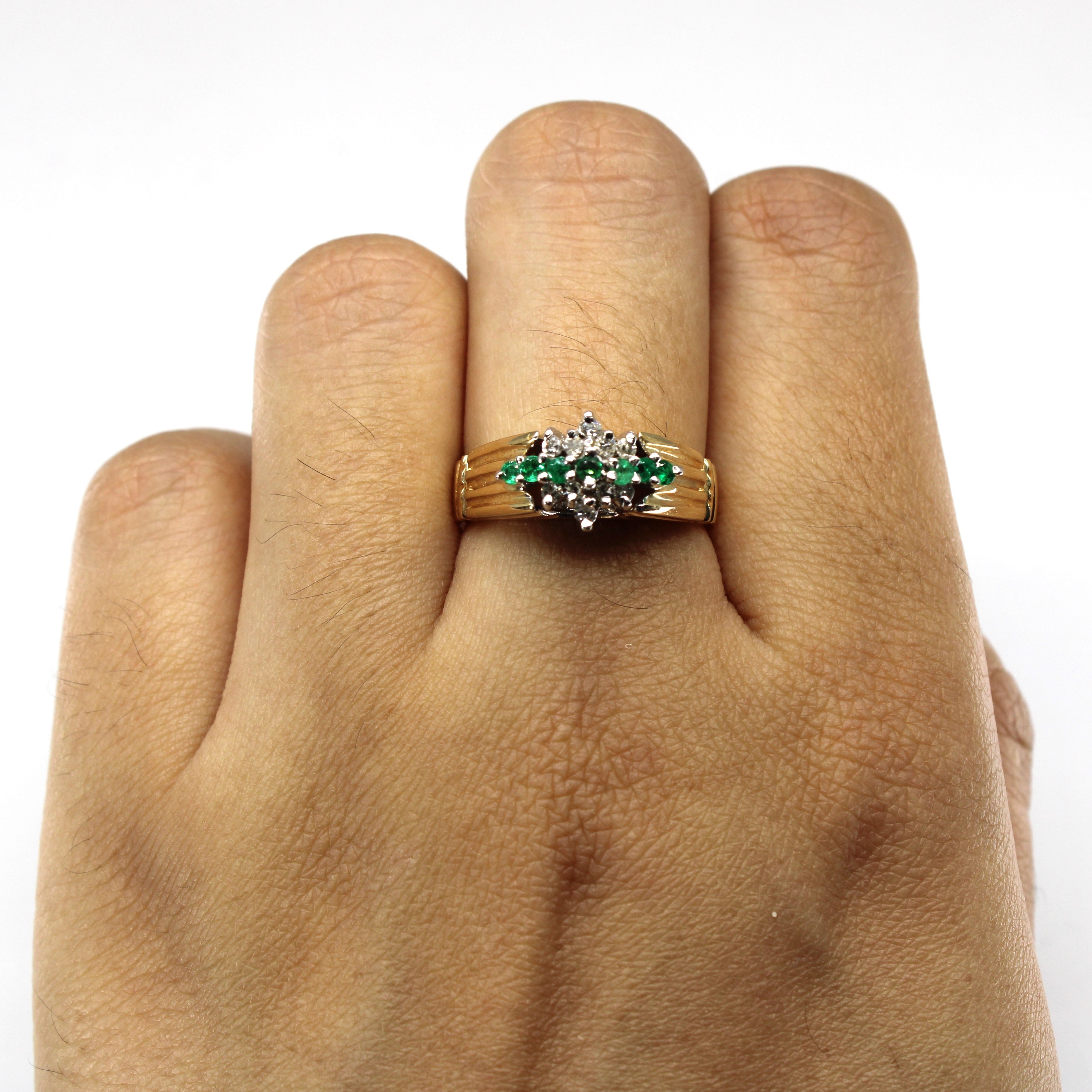Cluster Set Emerald & Diamond Ring | 0.14ctw | 0.10ctw | SZ 7 |