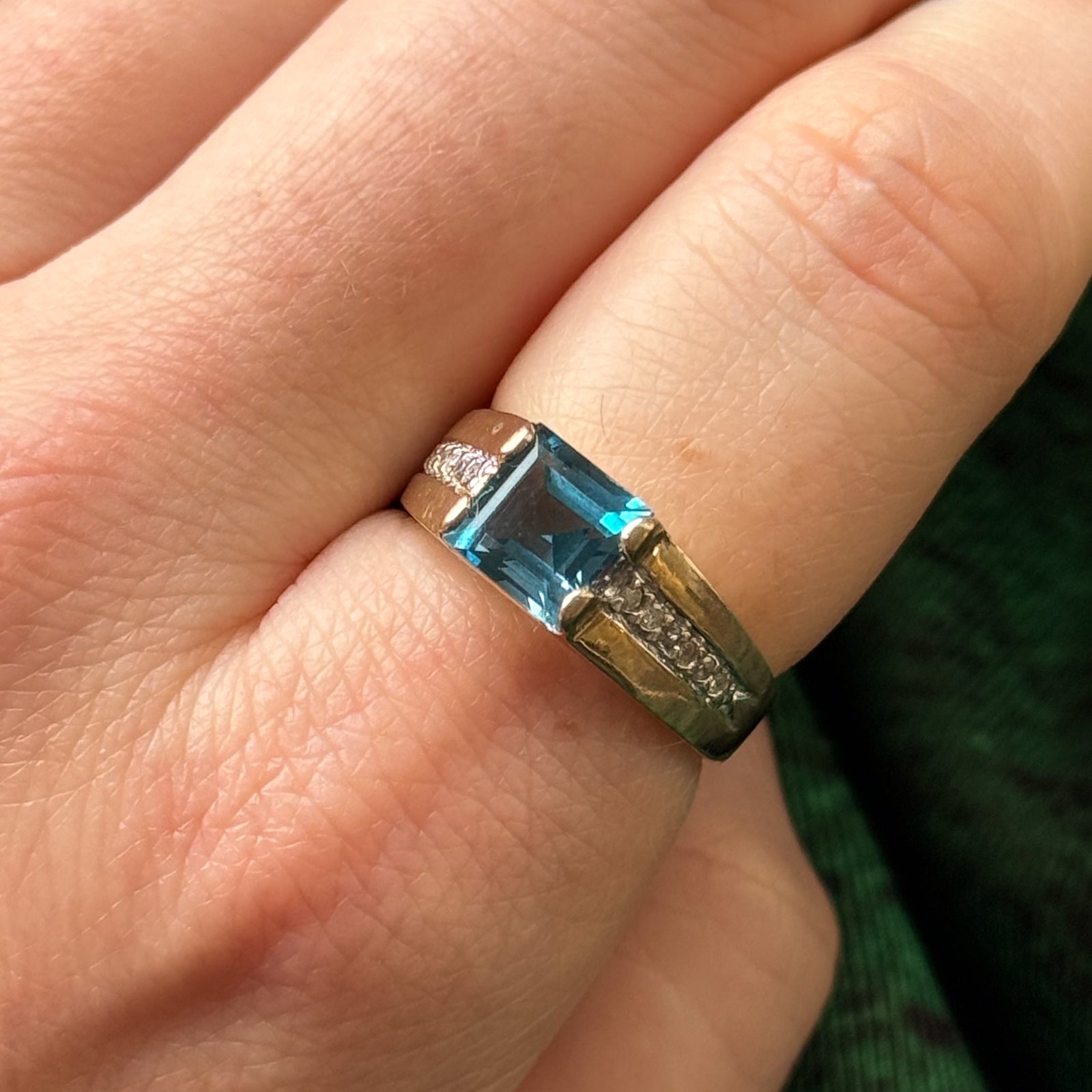 Blue Topaz & Diamond Ring | 1.80ct, 0.06ctw | SZ 7.25 |
