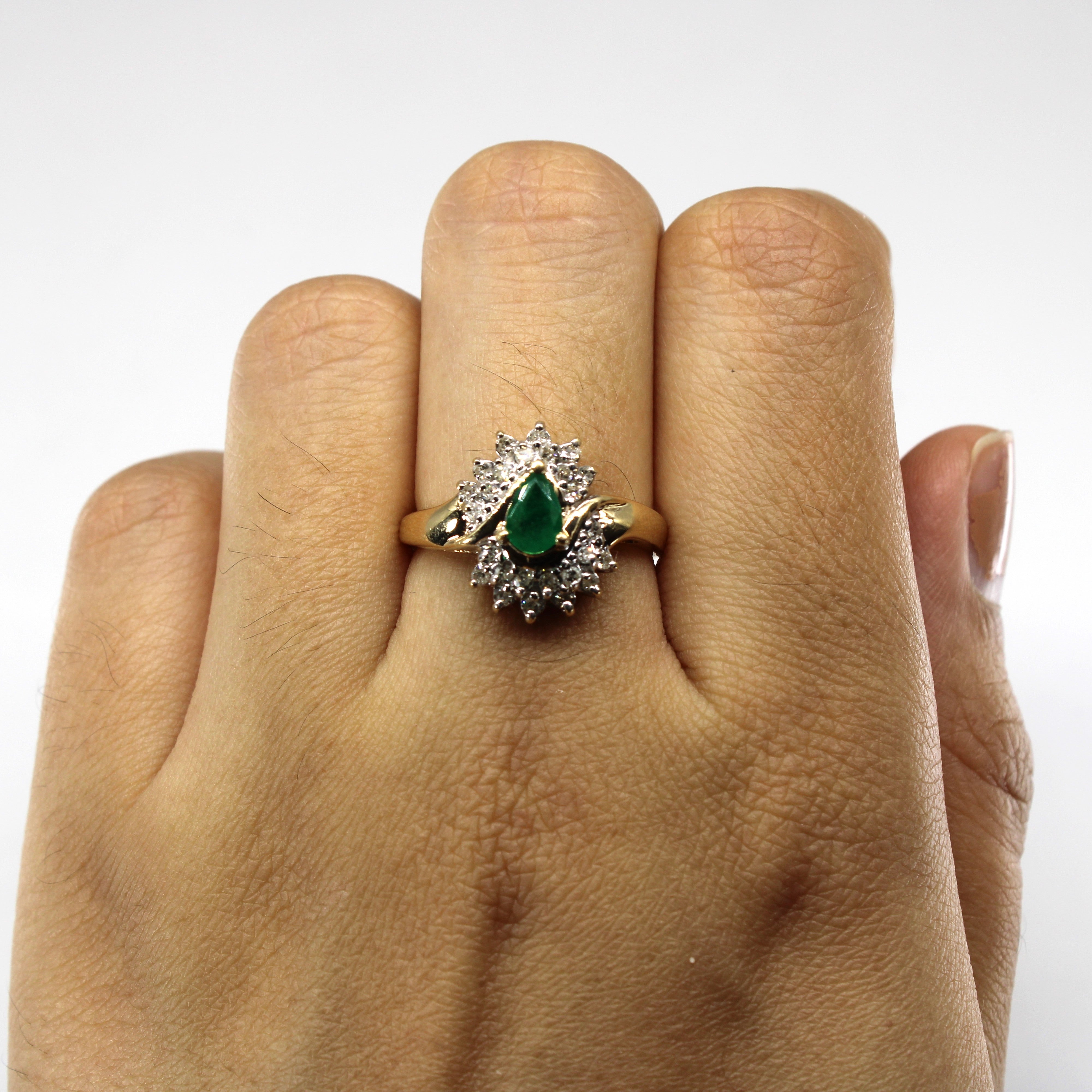 Emerald & Diamond Cocktail Ring | 0.25ct | 0.26ctw | SZ 7 |