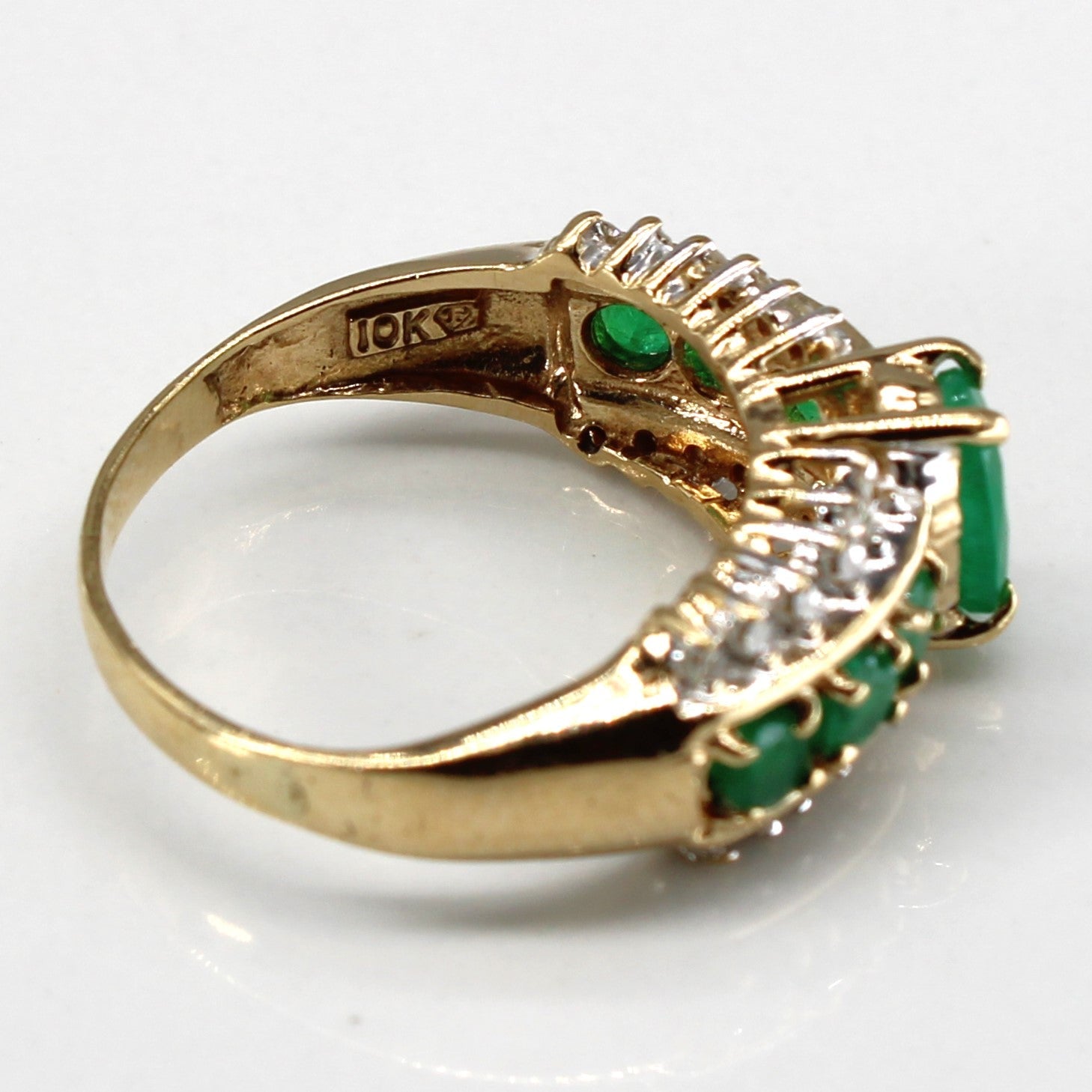 Bague cocktail émeraude et diamants | 1,20 ct | 0,12 ct | Taille 6,5 |