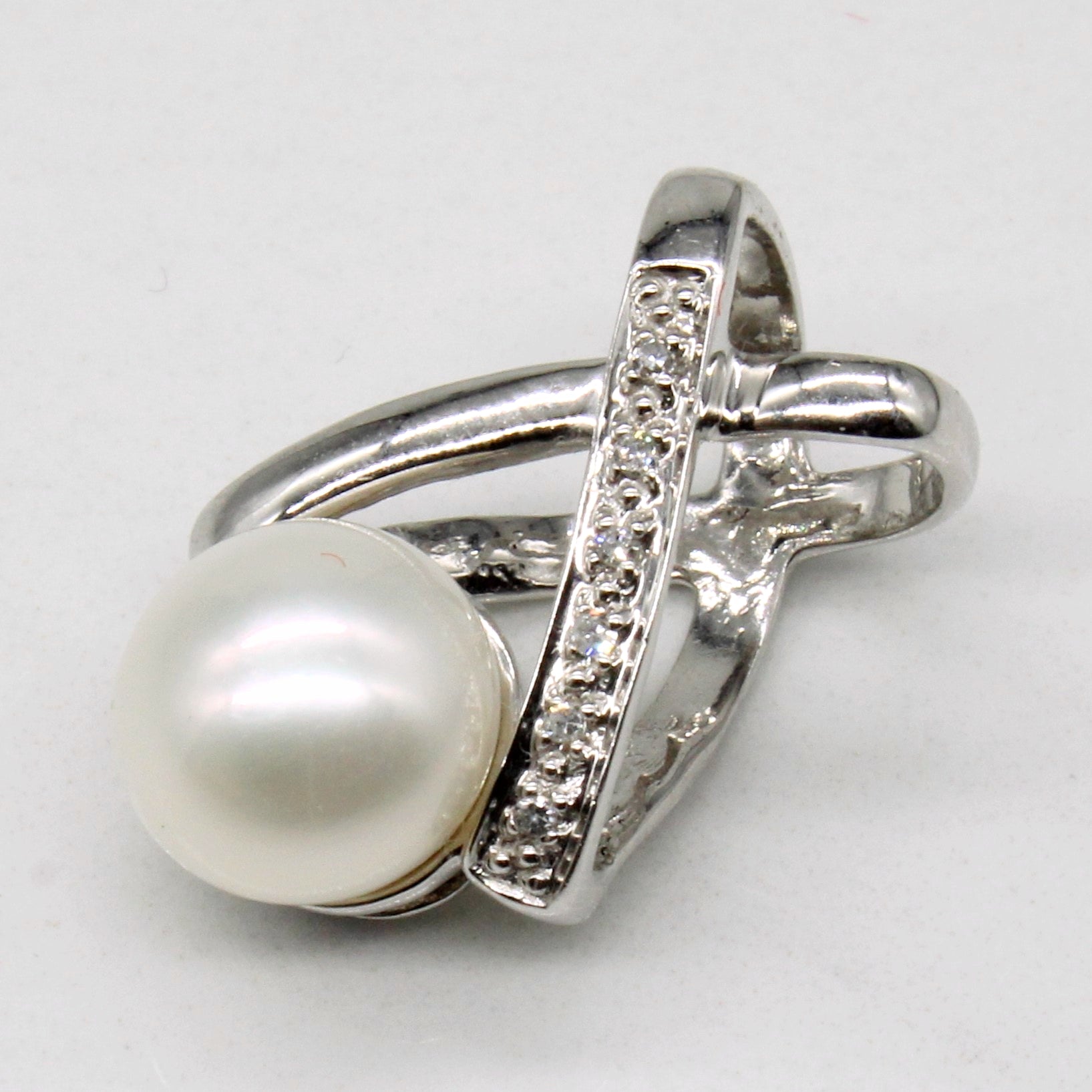 Pearl & Diamond Pendant | 0.03ctw |
