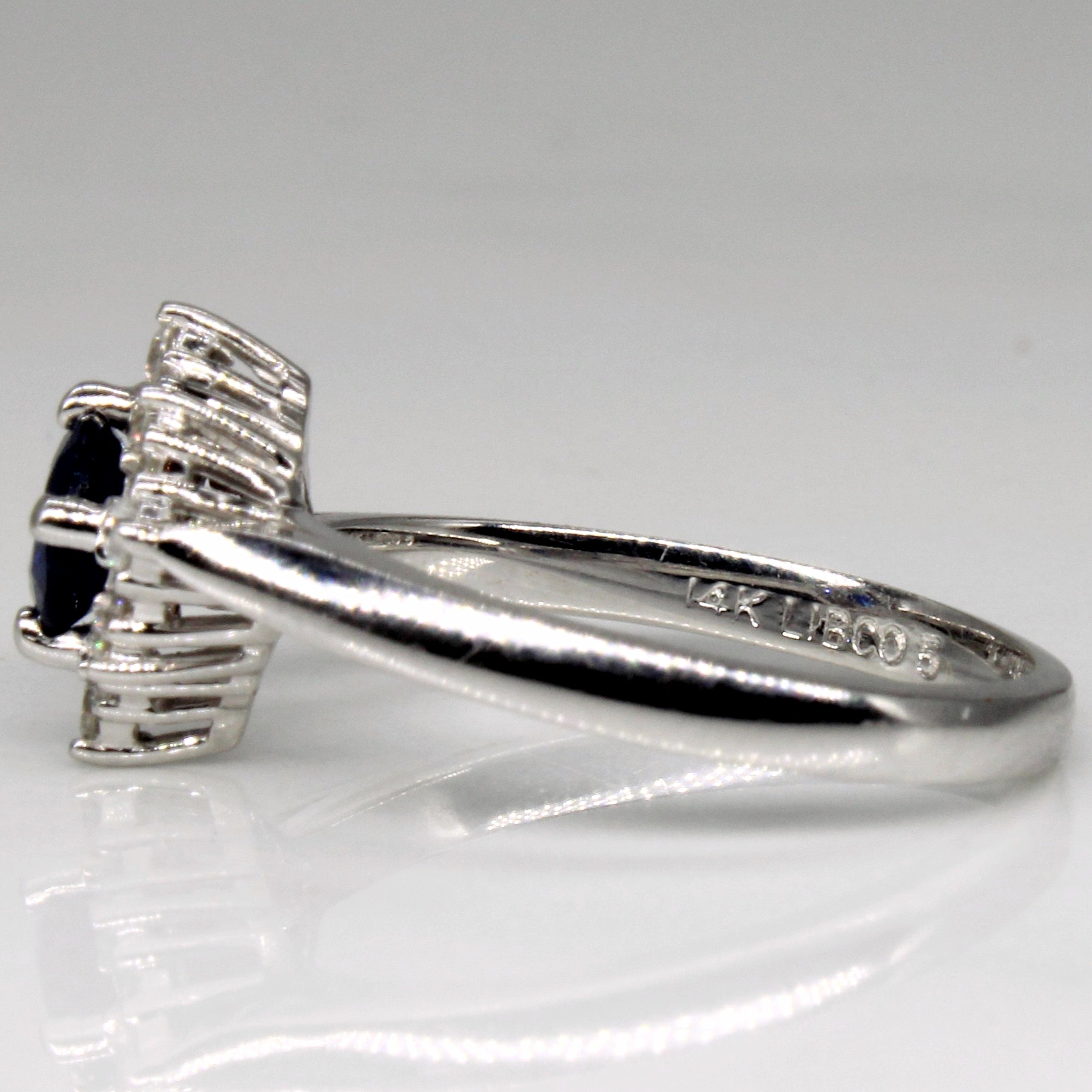 Bague halo saphir et diamants | 0,40 ct, 0,12 ct au total | Taille 5,75 |