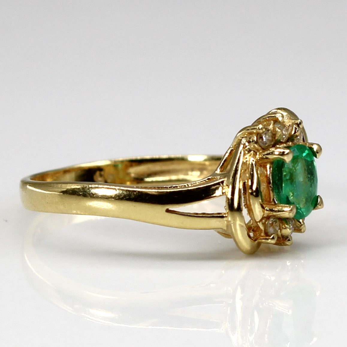 Emerald & Diamond Cocktail Ring | 0.30ct | 0.06ctw | SZ 6 |