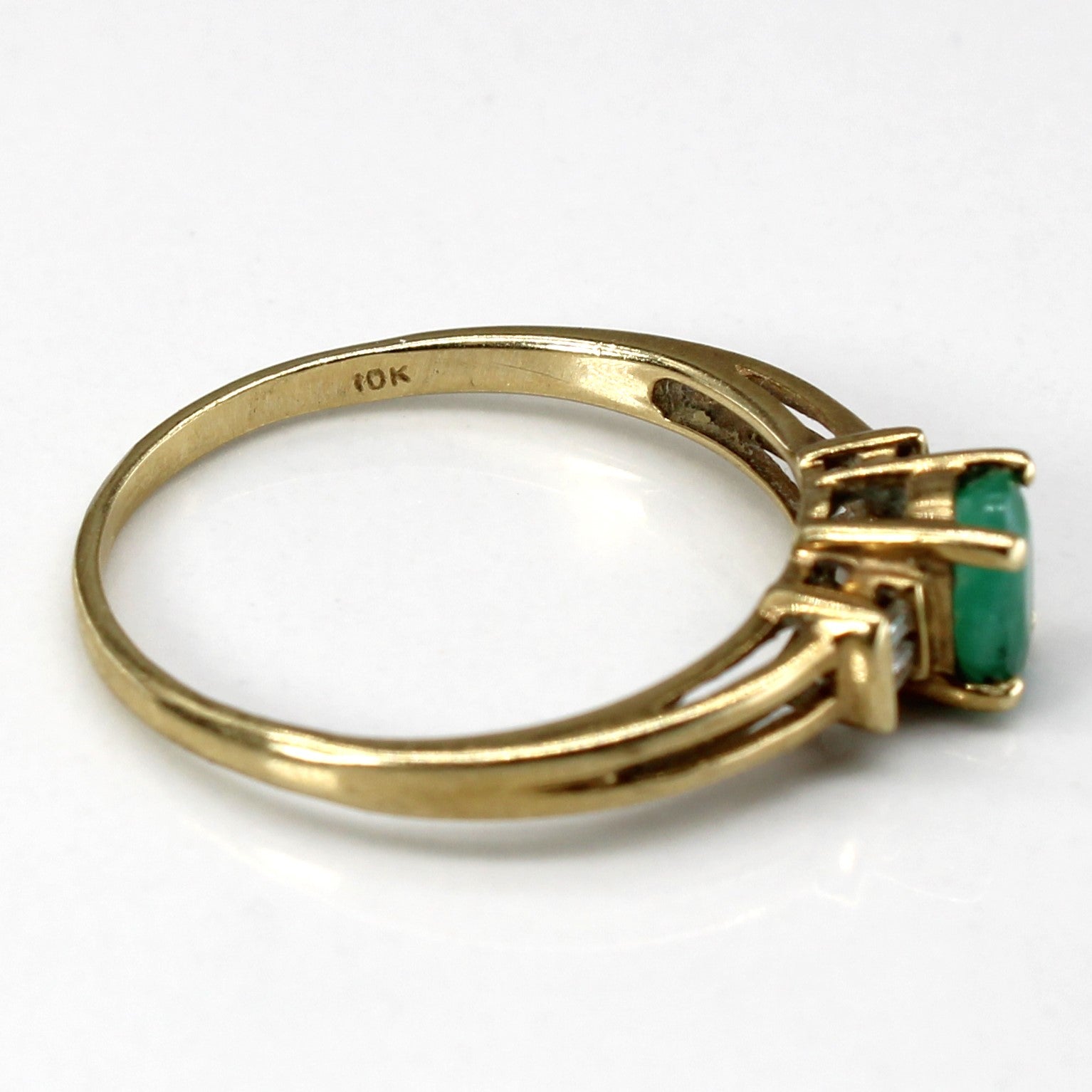 Emerald & Diamond Ring | 0.38ct | 0.04ctw | SZ 7.5 |
