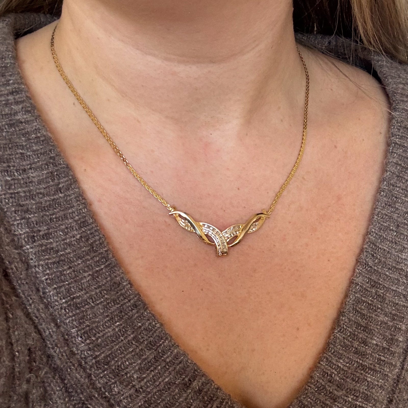 Diamond Scoop Necklace | 0.80ctw | 17.5" |