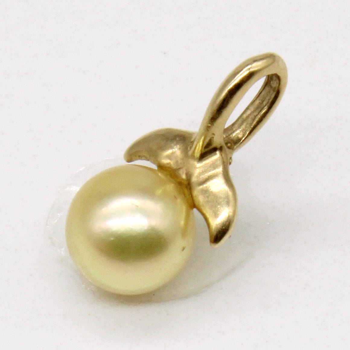 Pearl Fish Tail Pendant