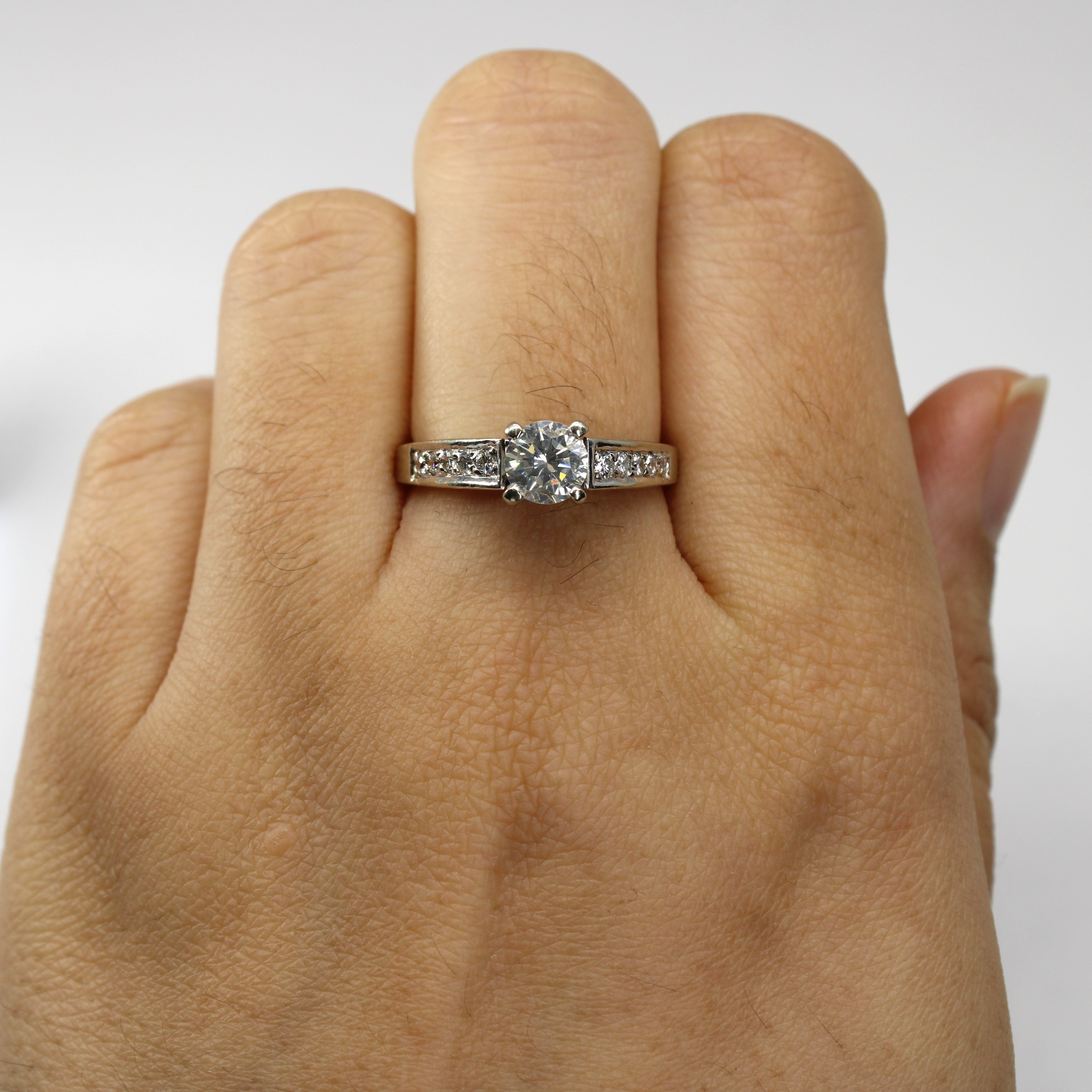 Solitaire with Accents Diamond Ring | 0.82ctw VS2/SI1 H/I | SZ 7.25 |