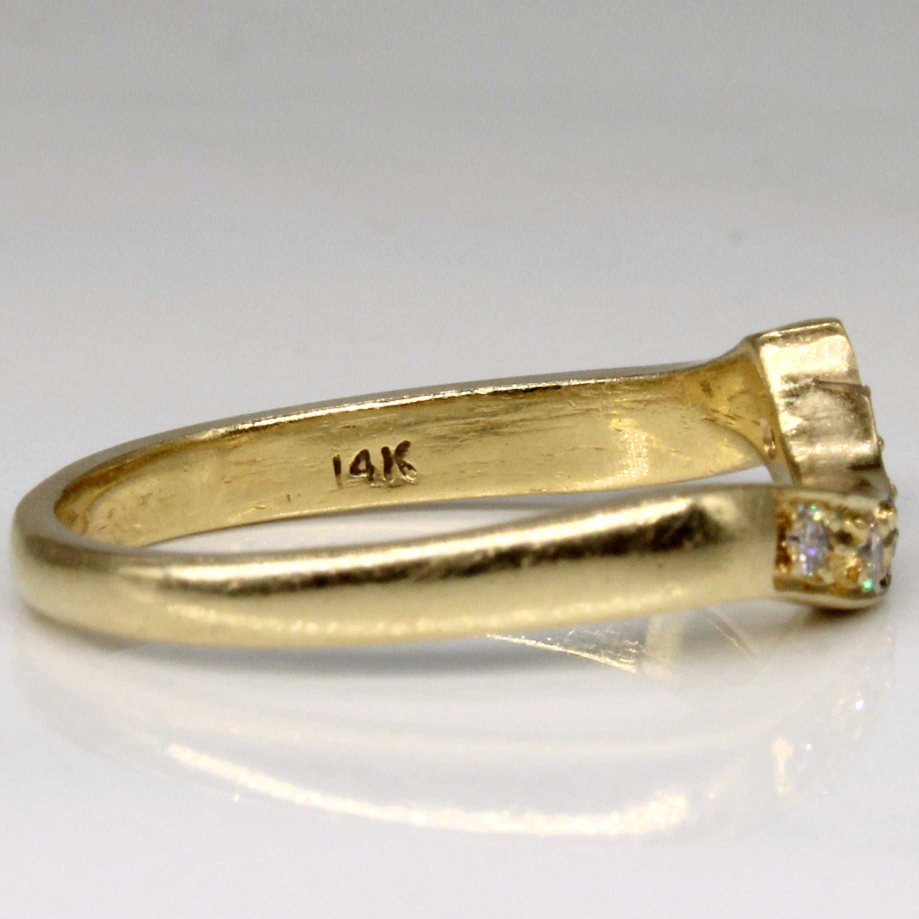Diamond Swoop Ring | 0.08ctw | SZ 6.75 |