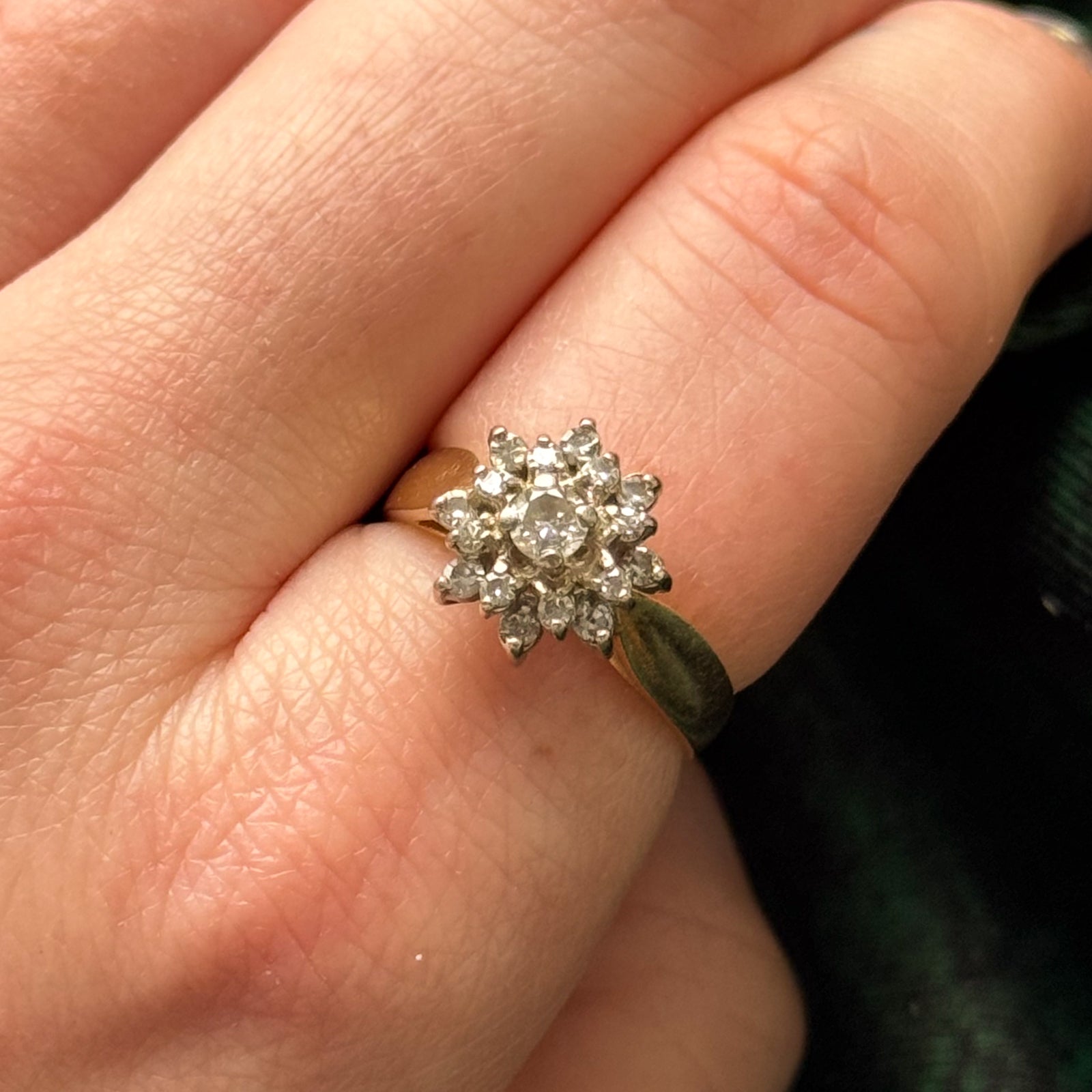 Flower Diamond Ring | 0.49ctw | SZ6.75 |