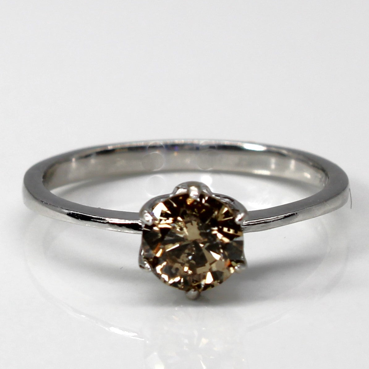 Bague solitaire en or blanc et diamant brun | 0,66 ct I2 | Taille 6,25 |