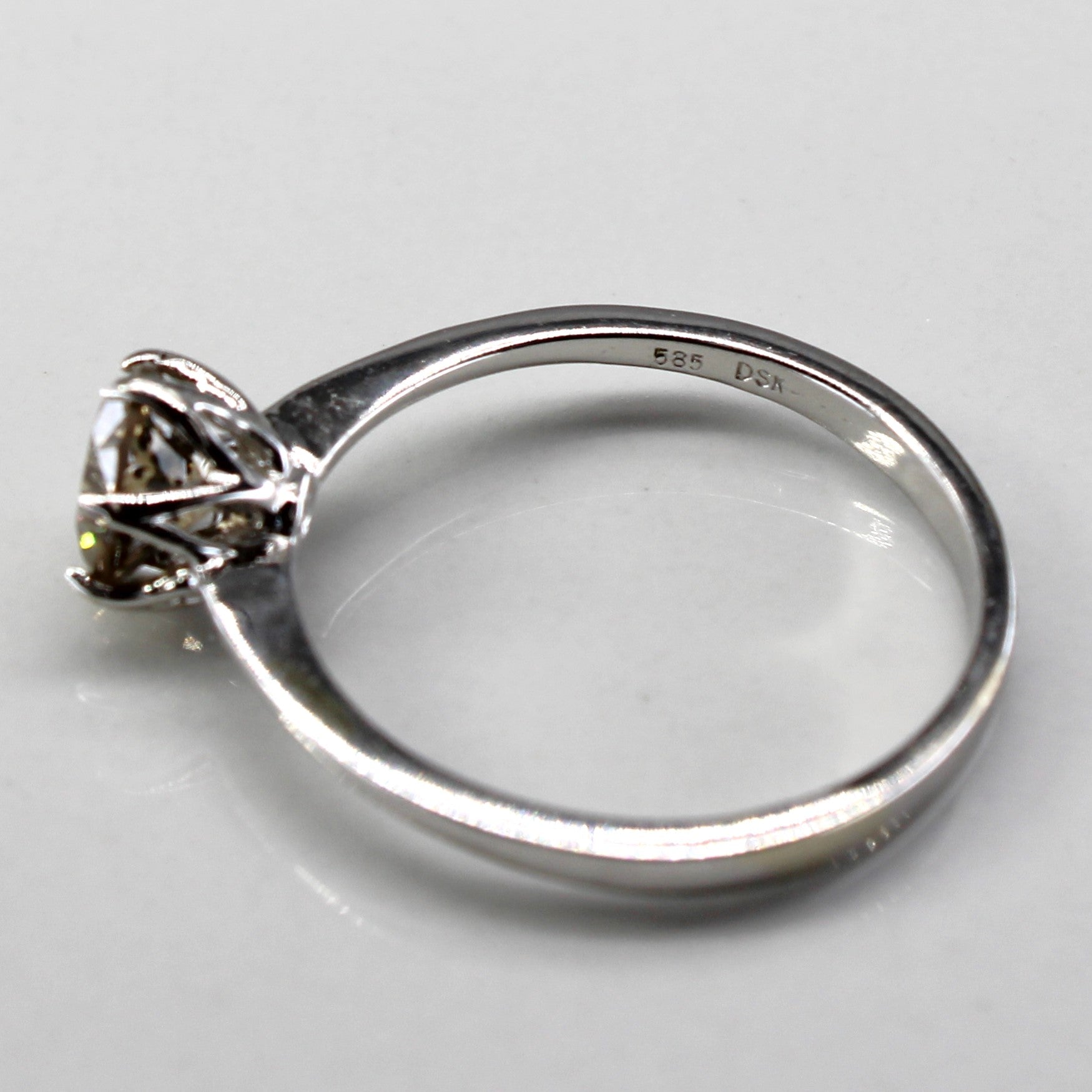 Bague solitaire en or blanc et diamant brun | 0,66 ct I2 | Taille 6,25 |