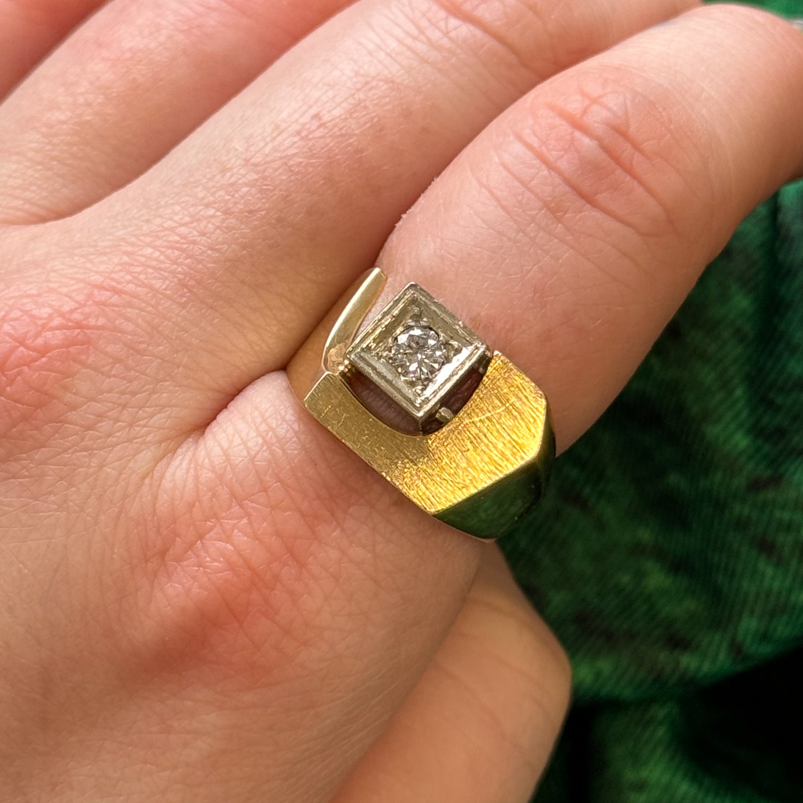 Abstract Diamond Ring | 0.17ct | SZ 8 |