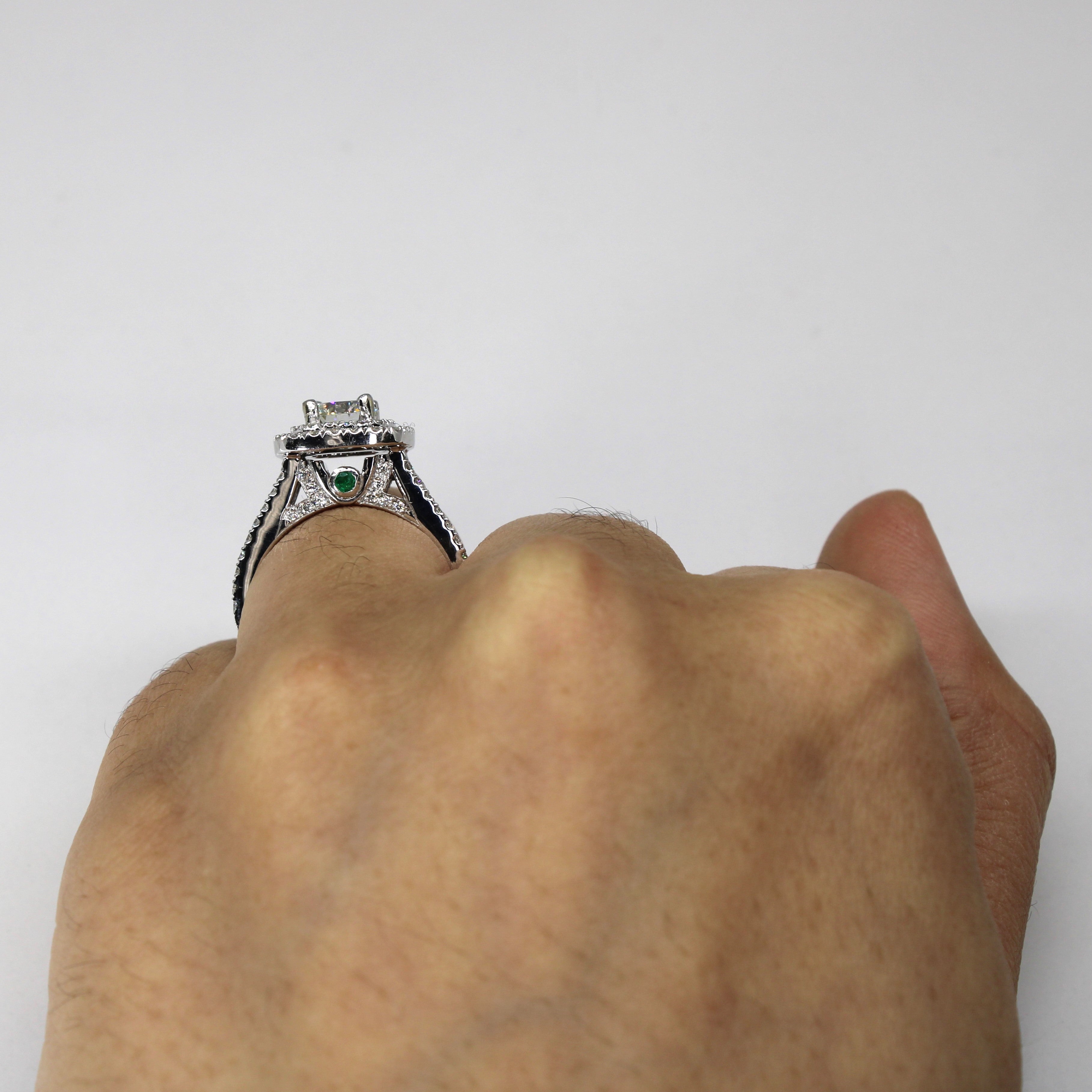 Bague de fiançailles sertie d'un halo de diamants | 1,72 ct SI2 J | Taille 5,5 |