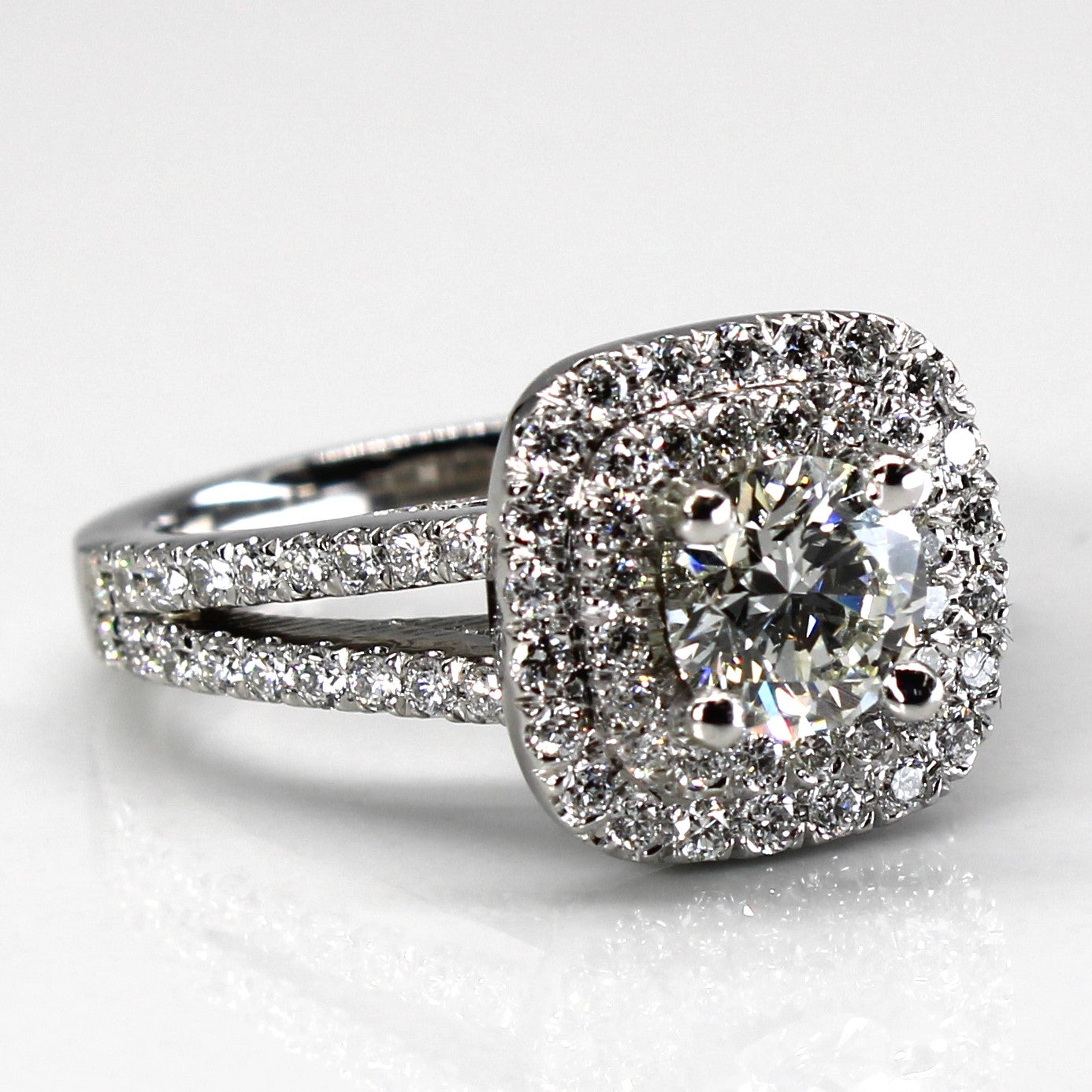 Bague de fiançailles sertie d'un halo de diamants | 1,72 ct SI2 J | Taille 5,5 |