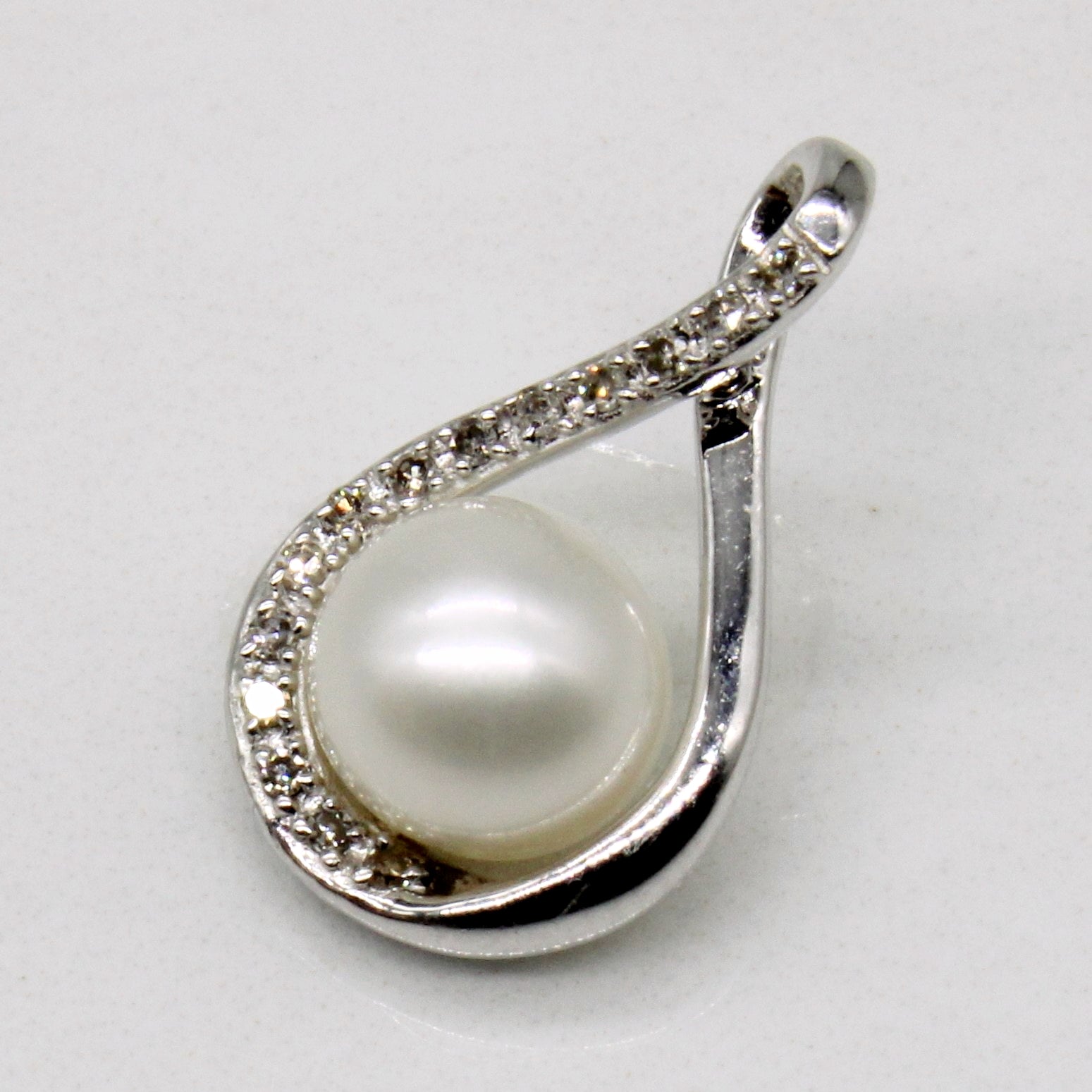 Pearl & Diamond Sterling Silver Pendant | 0.04ctw |