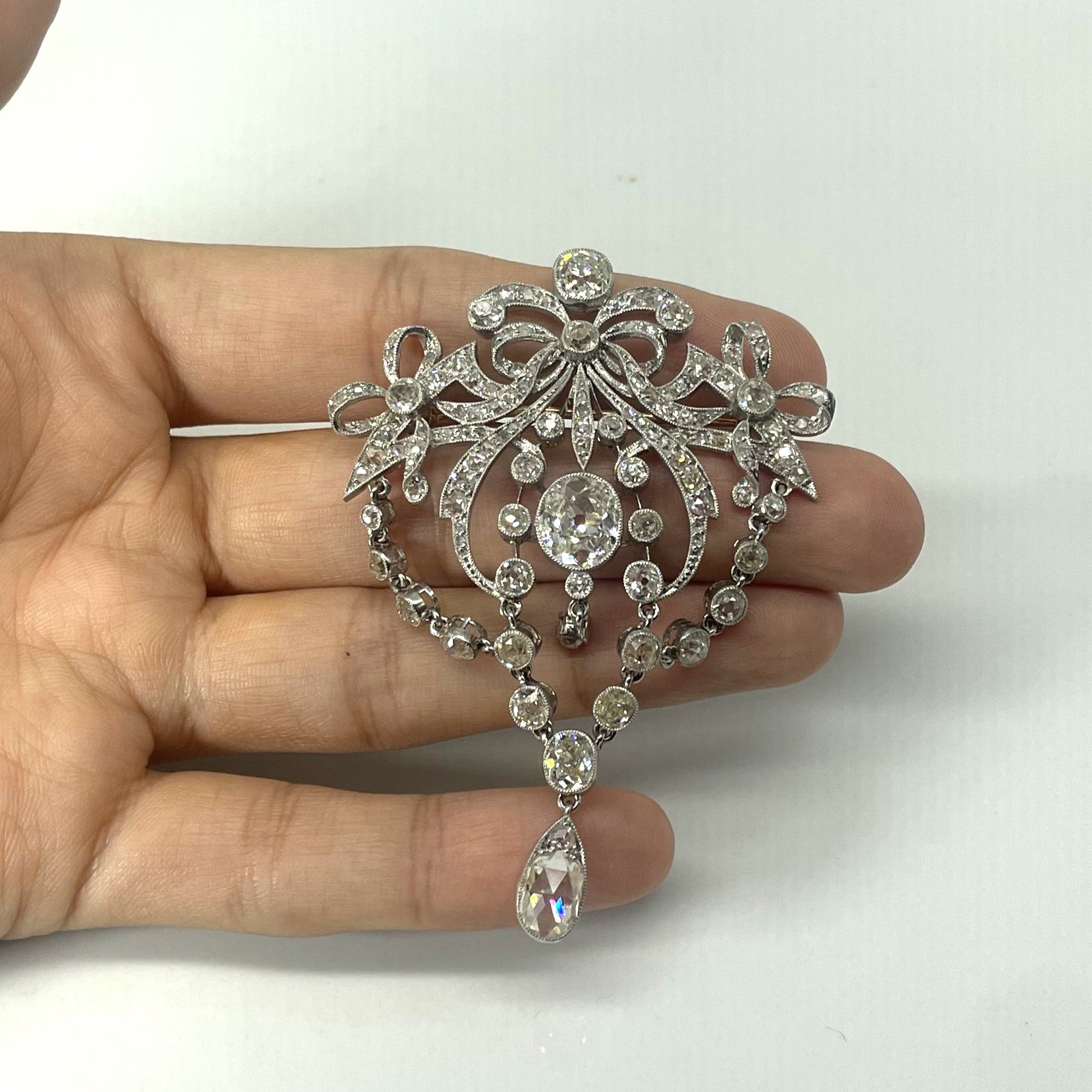Edwardian Diamond Hanging Bow Brooch | 7.90ctw |