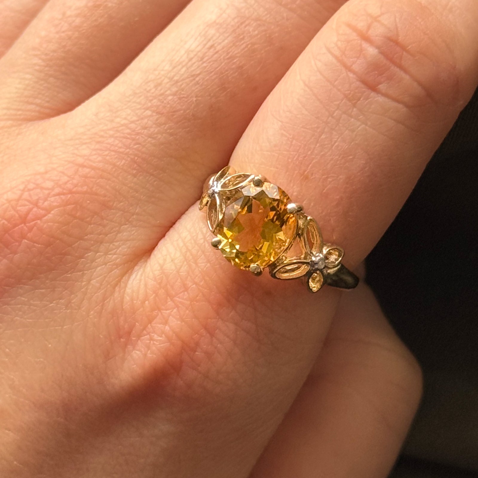 Bague papillon en citrine et diamants | 2,50 ct, 0,01 ct au total | Taille 7,75 |